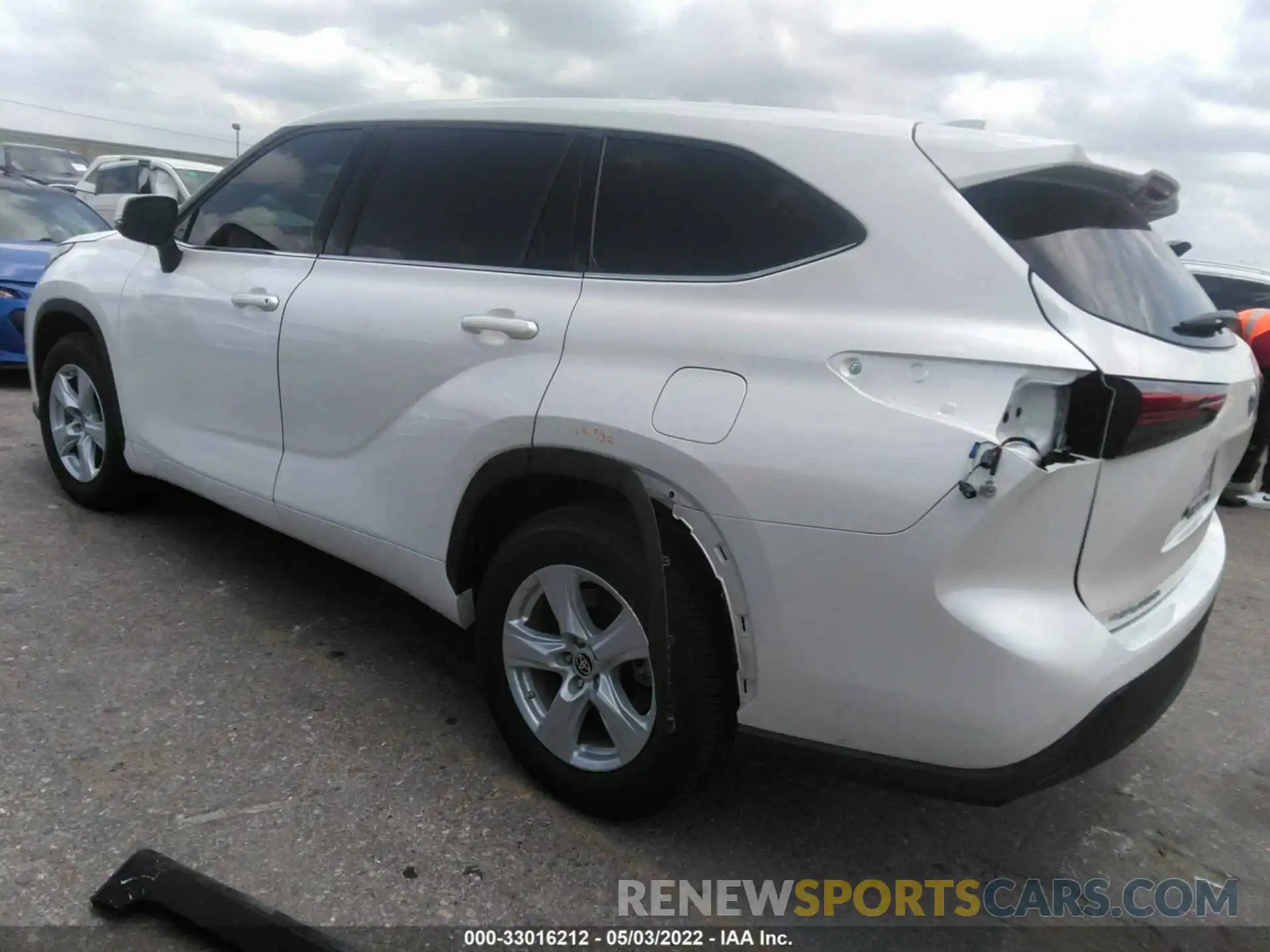 3 Photograph of a damaged car 5TDCZRAH7MS520162 TOYOTA HIGHLANDER 2021