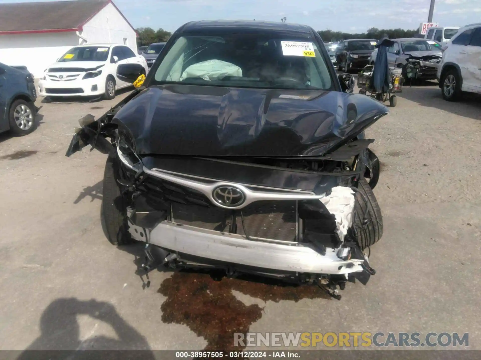 12 Photograph of a damaged car 5TDCZRAH7MS535681 TOYOTA HIGHLANDER 2021