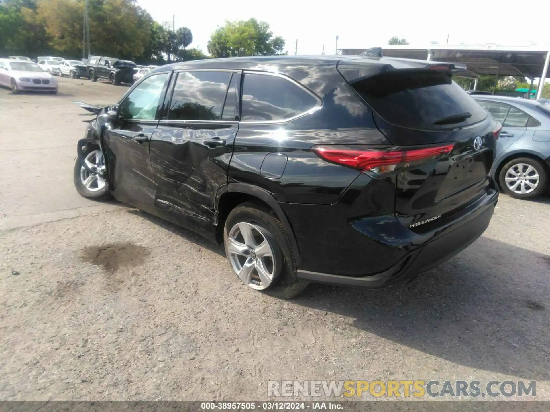 3 Photograph of a damaged car 5TDCZRAH7MS535681 TOYOTA HIGHLANDER 2021