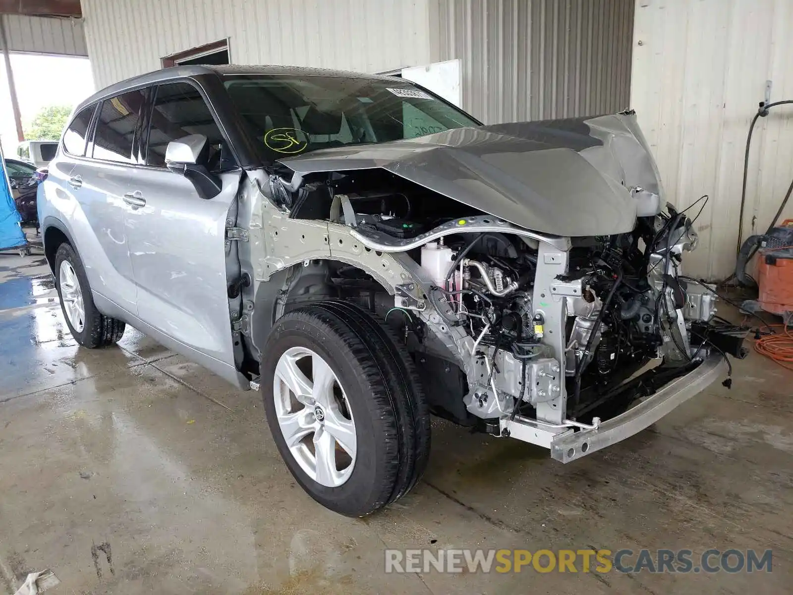 1 Photograph of a damaged car 5TDCZRAH8MS051874 TOYOTA HIGHLANDER 2021