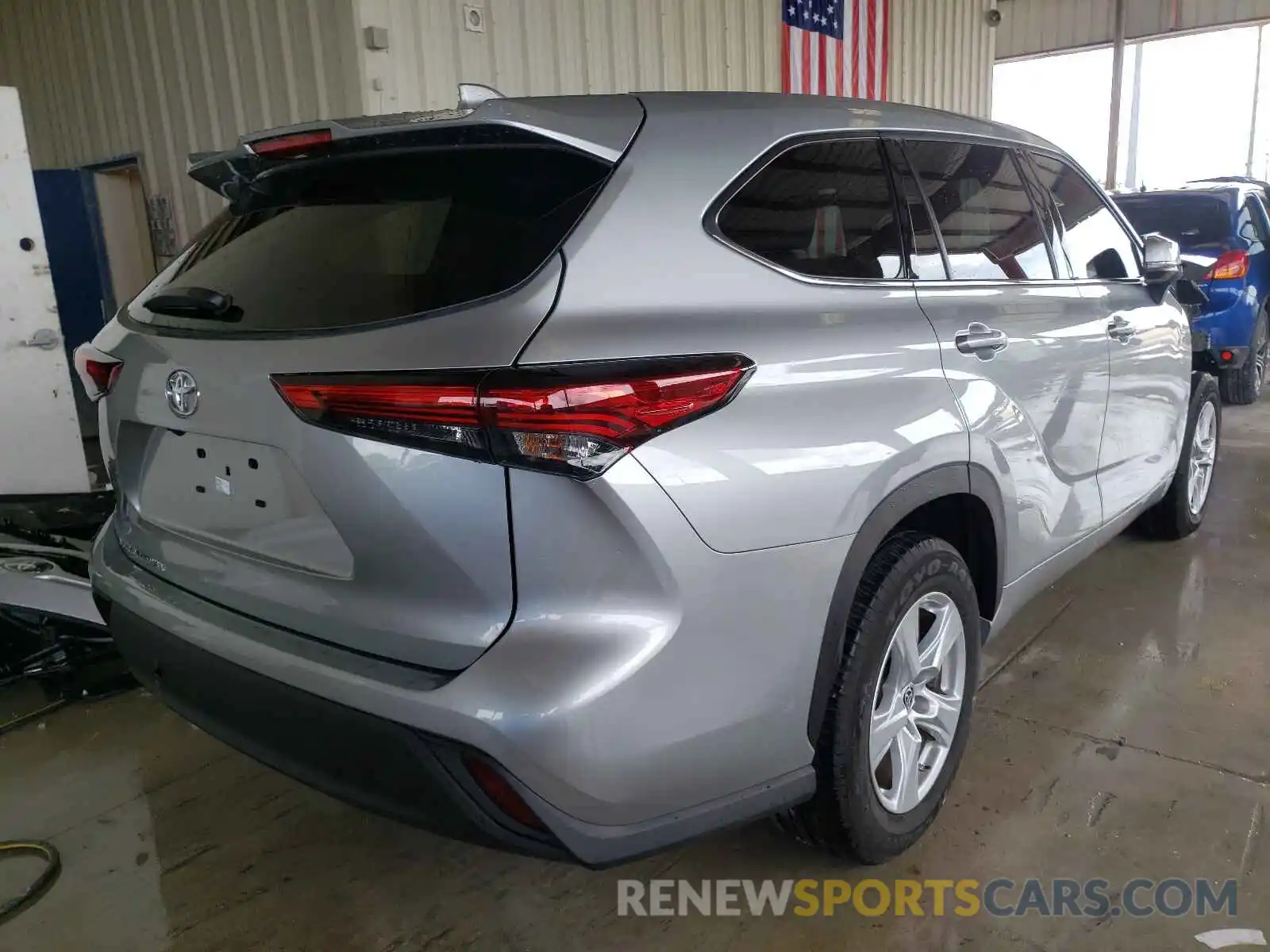 4 Photograph of a damaged car 5TDCZRAH8MS051874 TOYOTA HIGHLANDER 2021