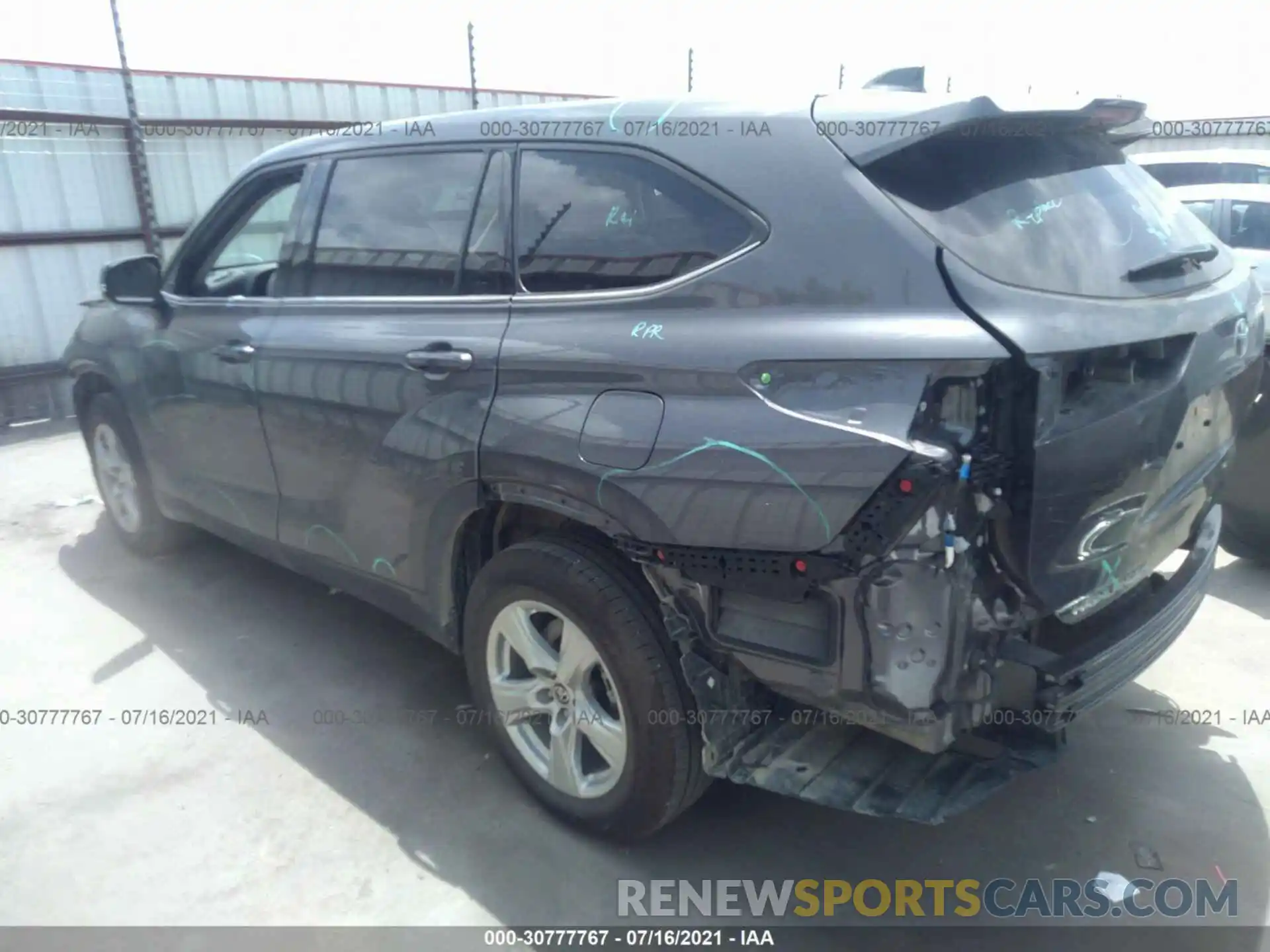 3 Photograph of a damaged car 5TDCZRAH8MS524446 TOYOTA HIGHLANDER 2021