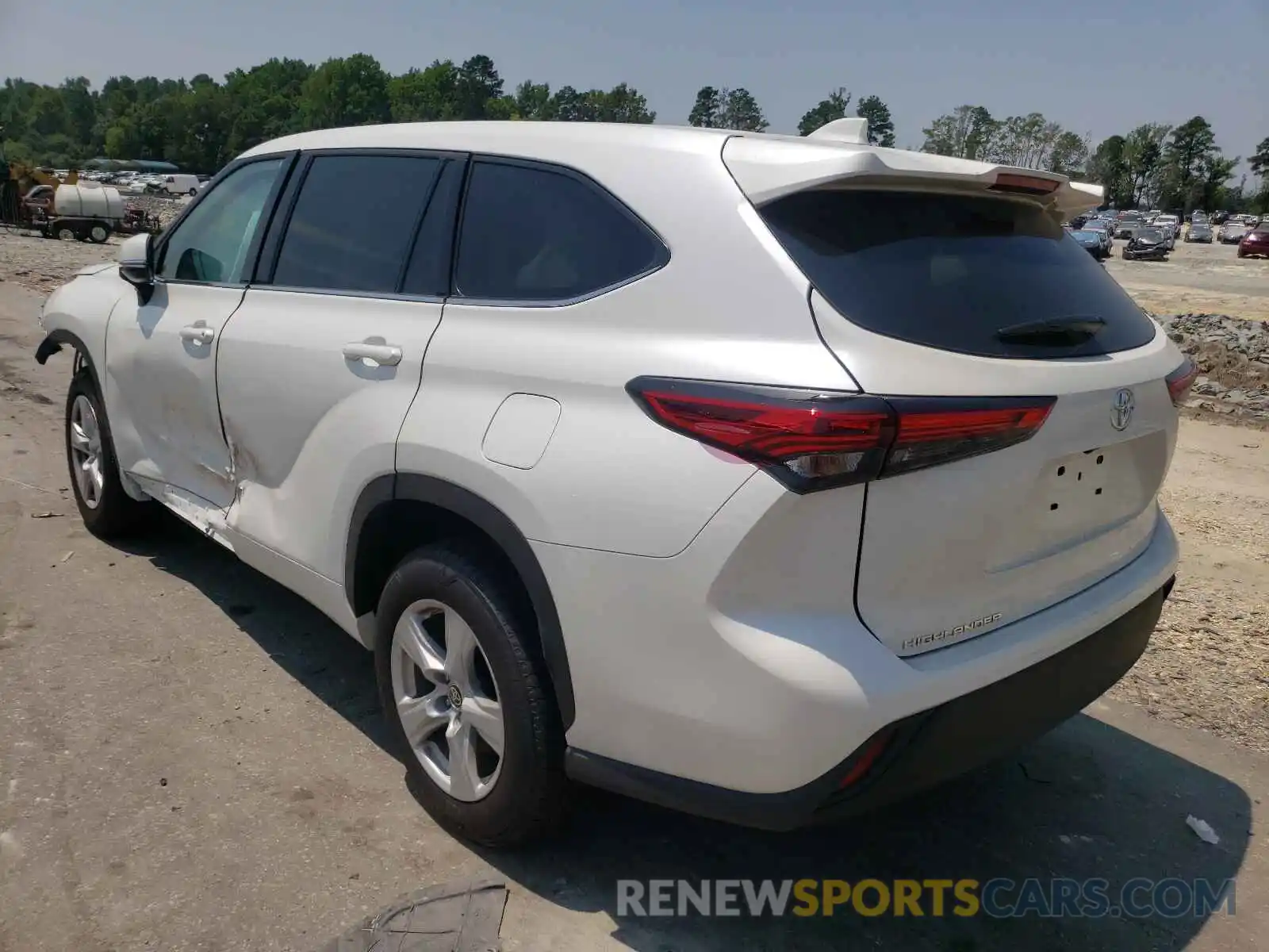 3 Photograph of a damaged car 5TDCZRAH9MS061068 TOYOTA HIGHLANDER 2021