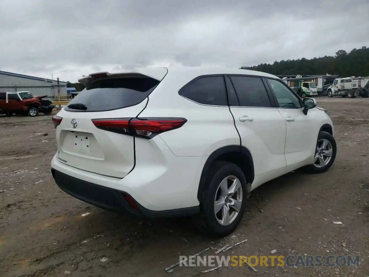 4 Photograph of a damaged car 5TDCZRAH9MS068361 TOYOTA HIGHLANDER 2021