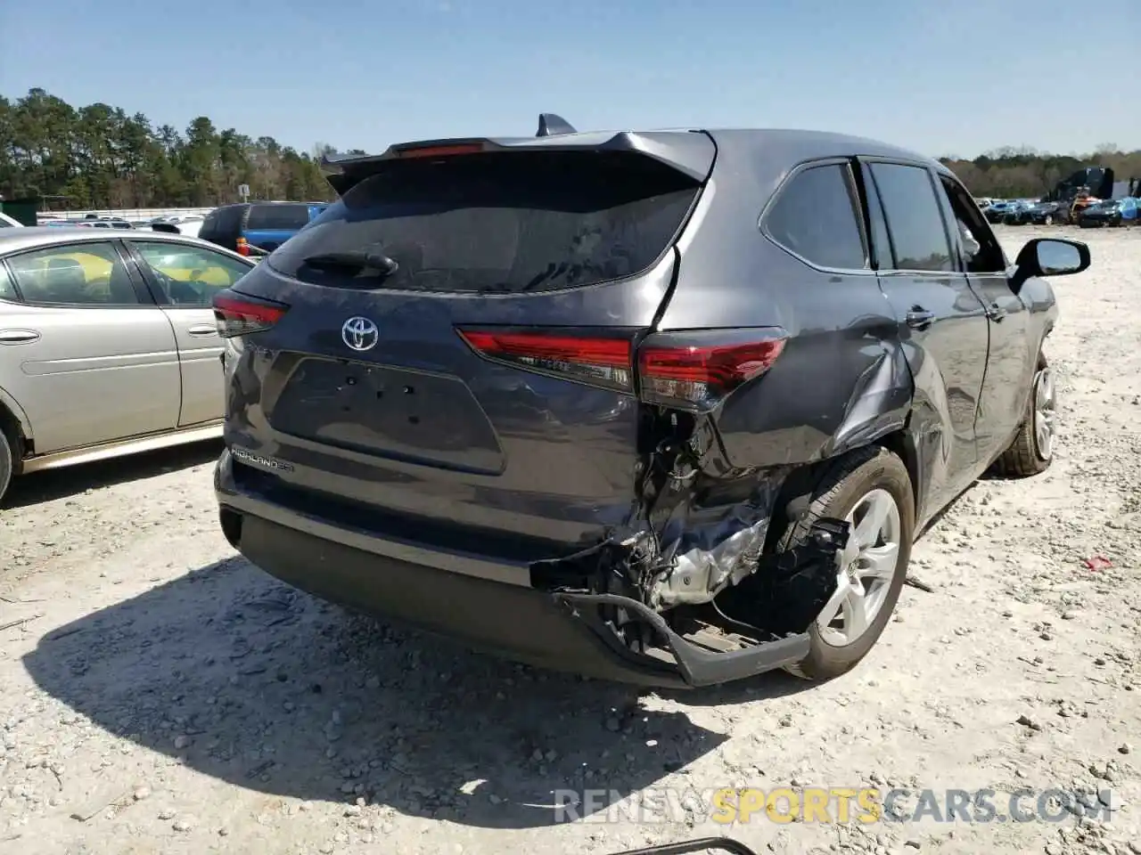 4 Photograph of a damaged car 5TDCZRAH9MS517795 TOYOTA HIGHLANDER 2021