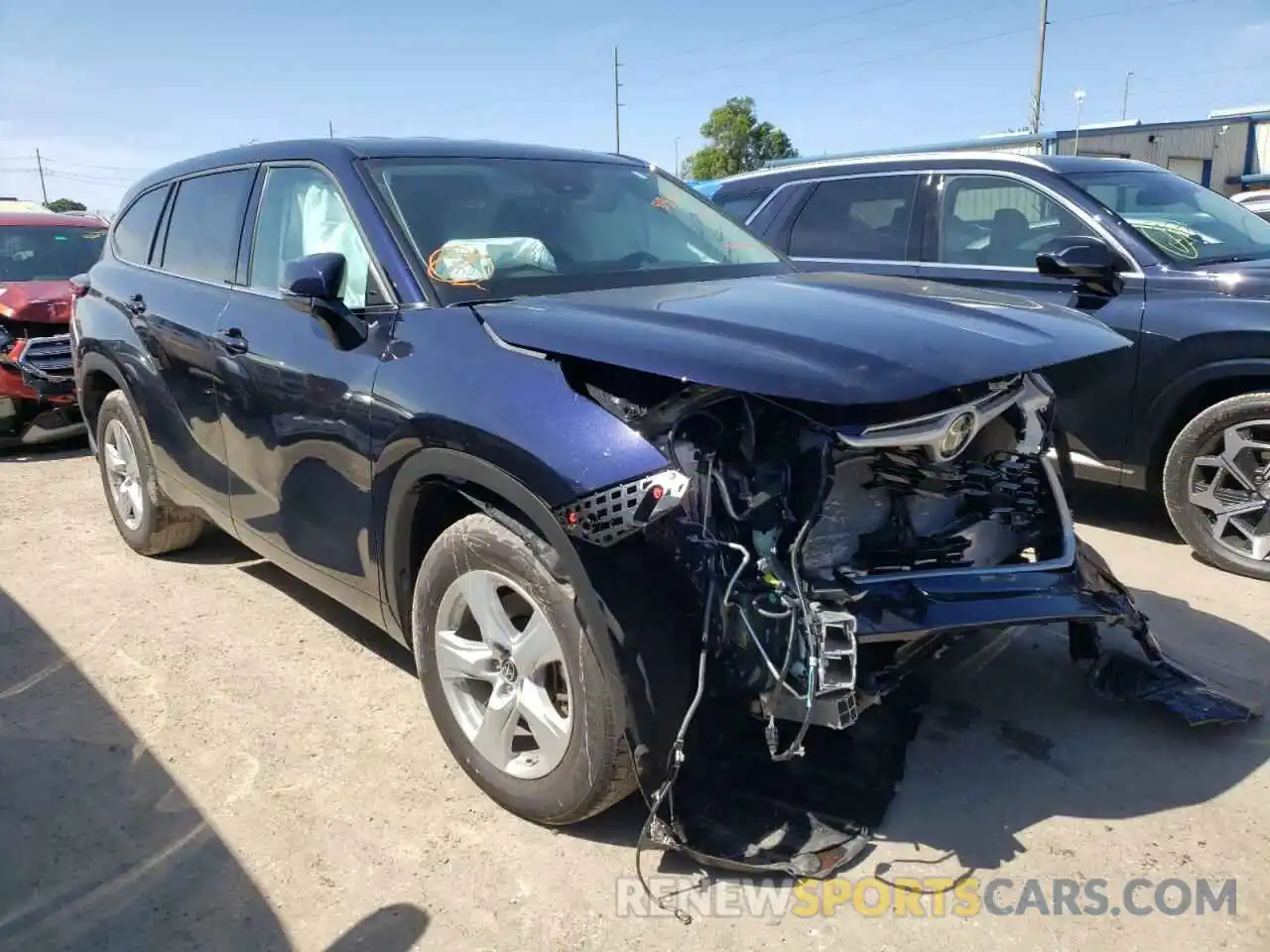 1 Photograph of a damaged car 5TDCZRAH9MS526769 TOYOTA HIGHLANDER 2021