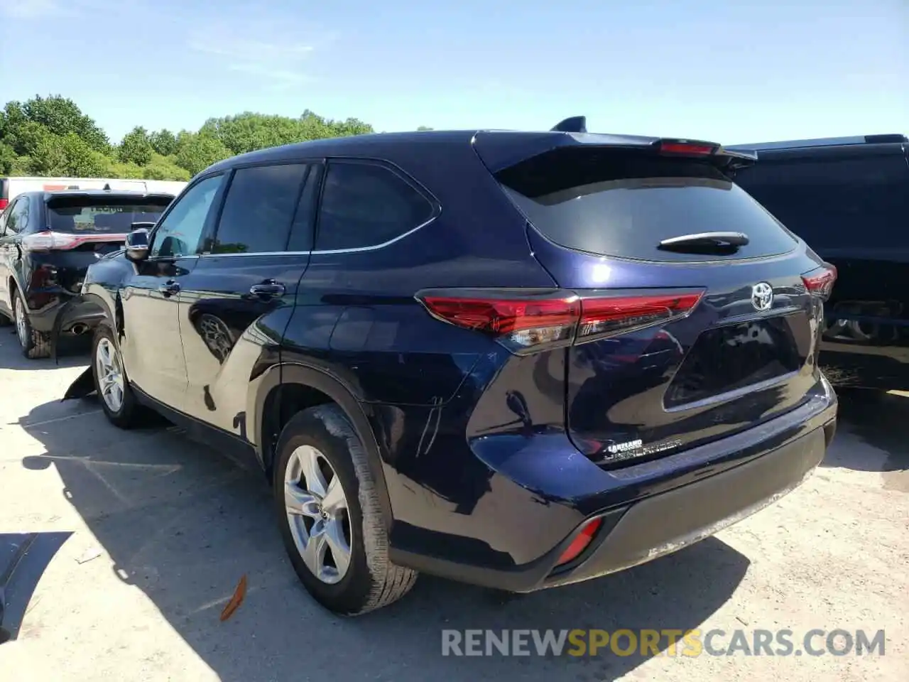 3 Photograph of a damaged car 5TDCZRAH9MS526769 TOYOTA HIGHLANDER 2021