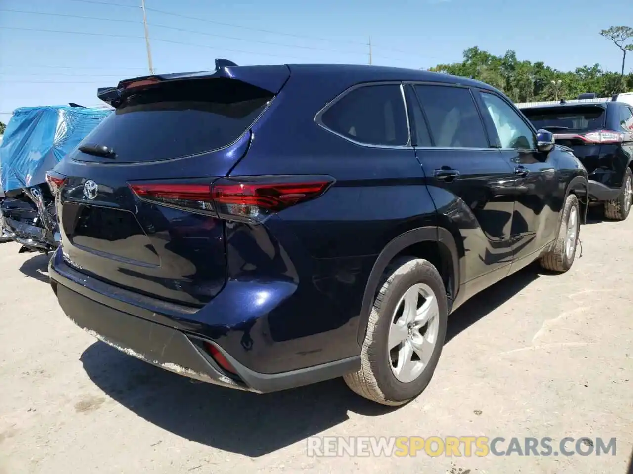 4 Photograph of a damaged car 5TDCZRAH9MS526769 TOYOTA HIGHLANDER 2021