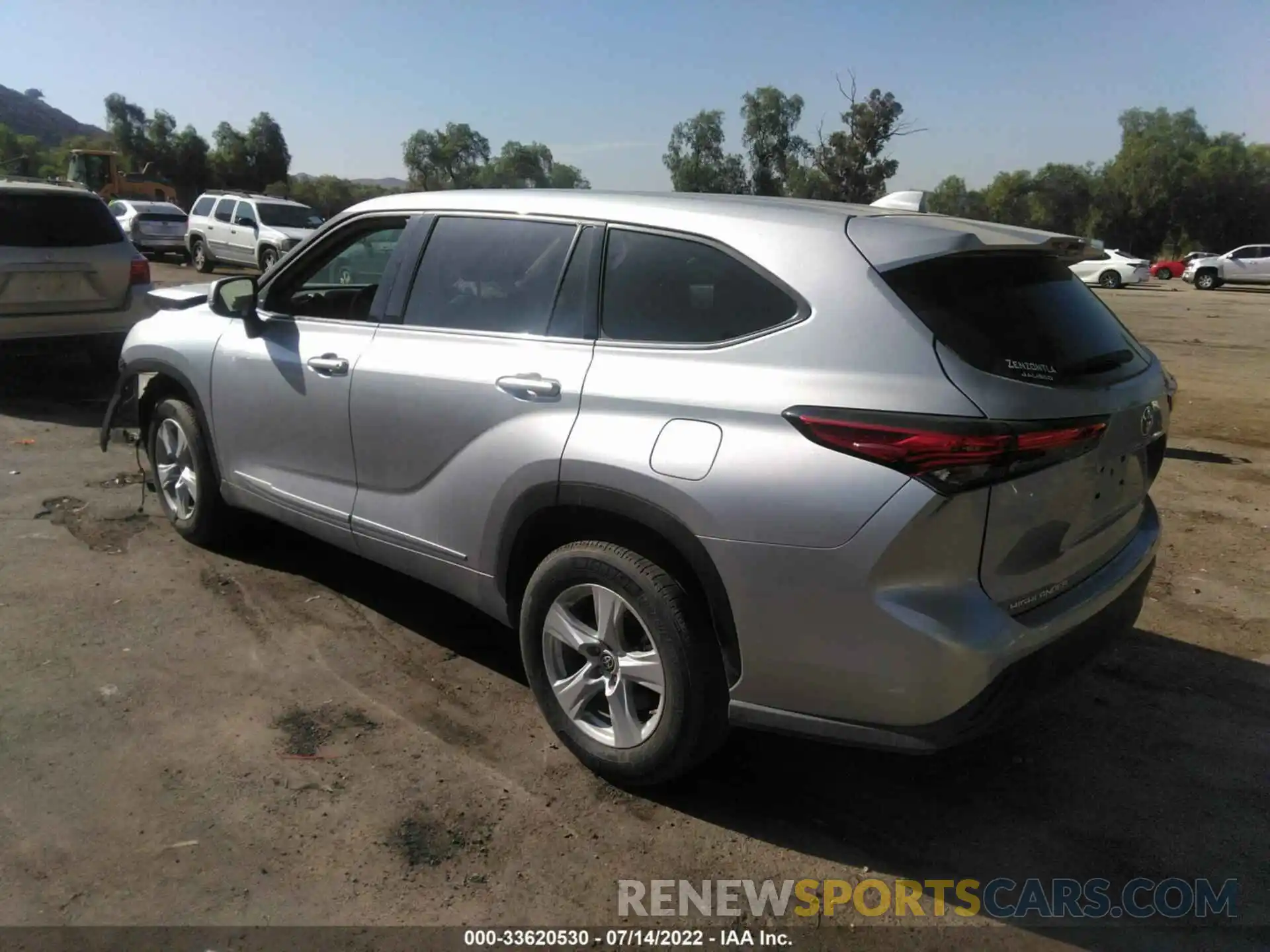 3 Photograph of a damaged car 5TDCZRAHXMS042190 TOYOTA HIGHLANDER 2021