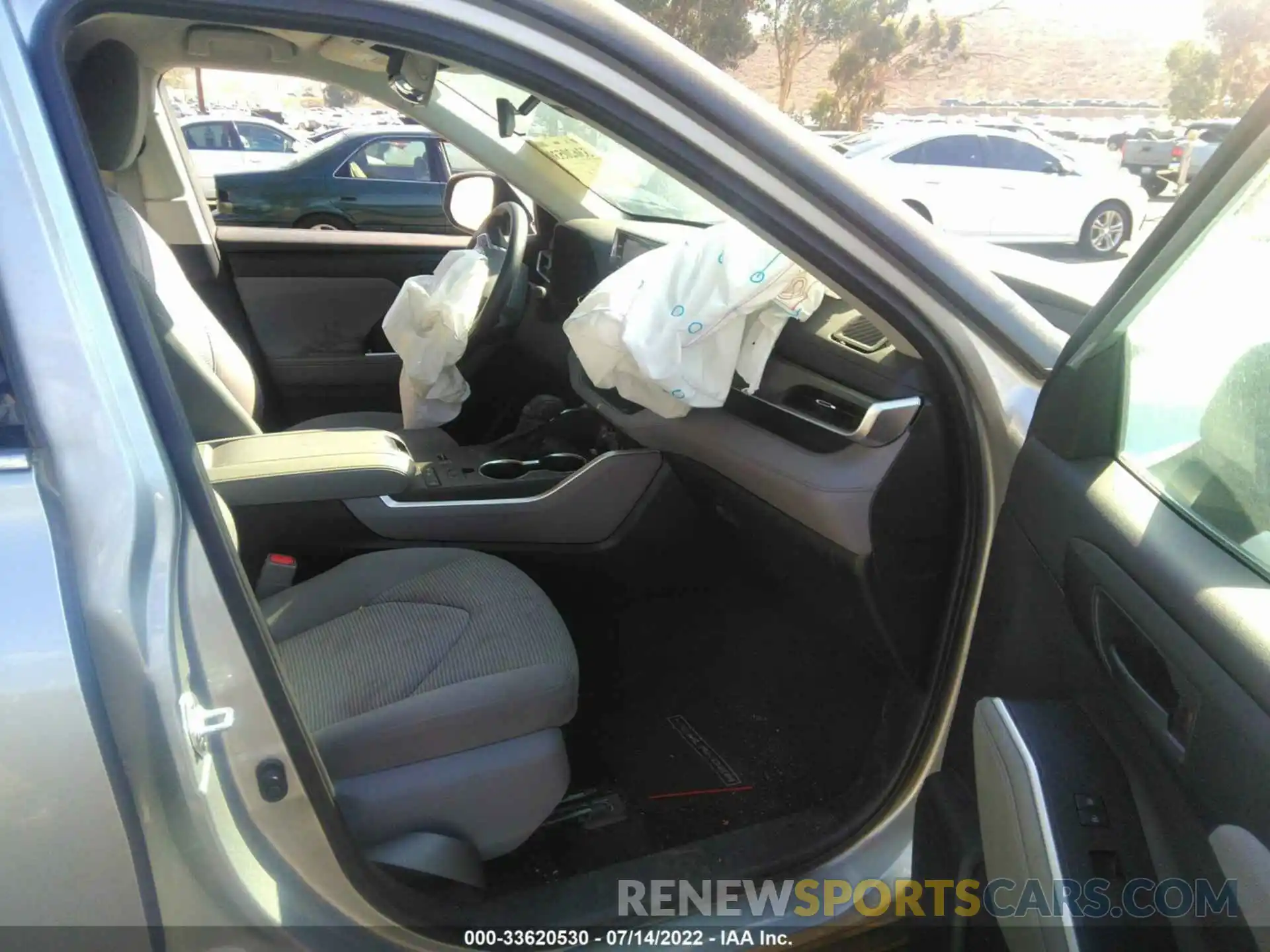 5 Photograph of a damaged car 5TDCZRAHXMS042190 TOYOTA HIGHLANDER 2021