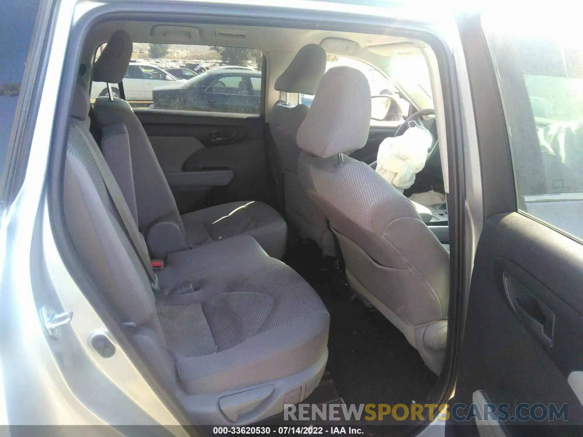 8 Photograph of a damaged car 5TDCZRAHXMS042190 TOYOTA HIGHLANDER 2021