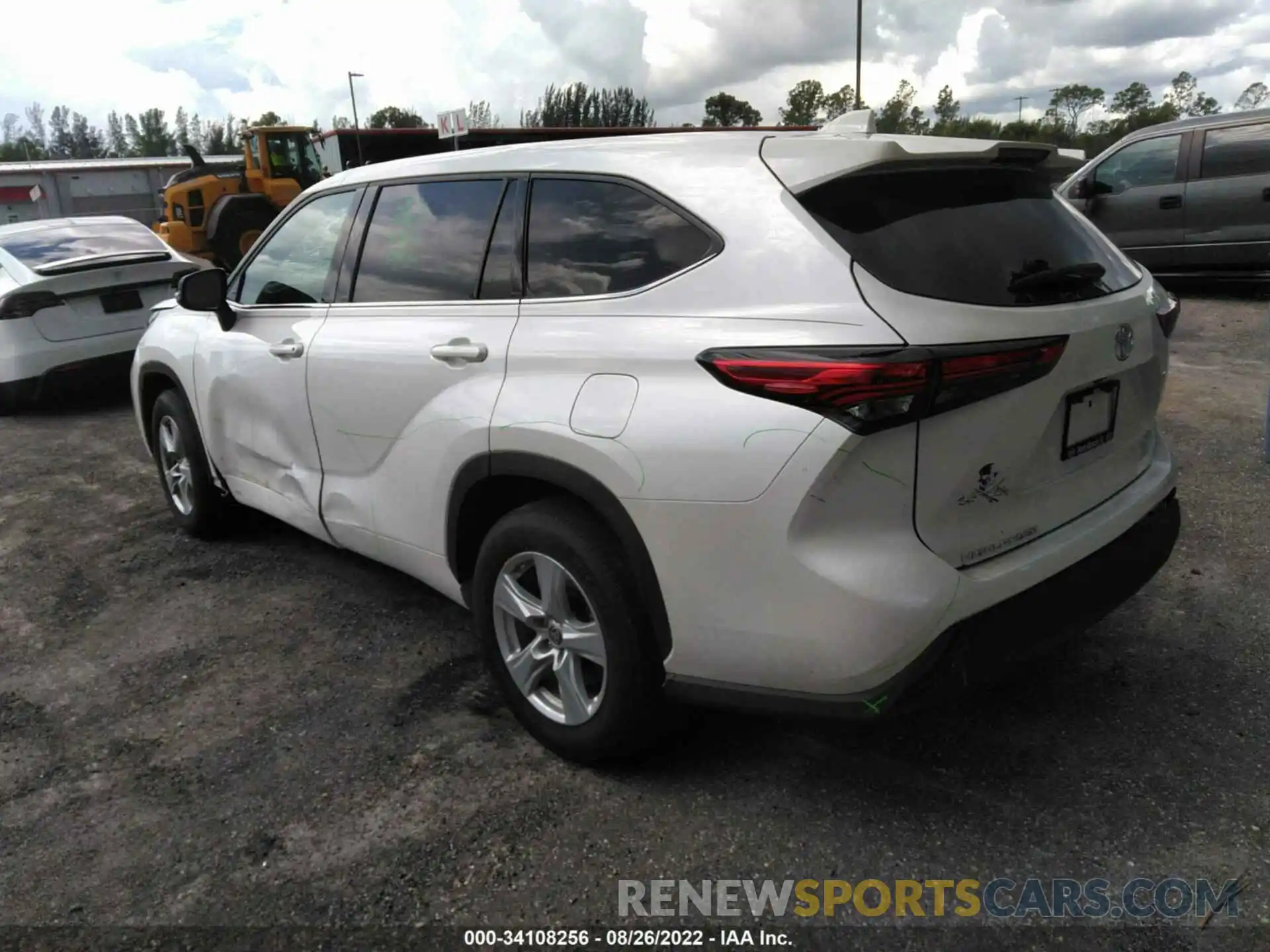 3 Photograph of a damaged car 5TDCZRAHXMS043906 TOYOTA HIGHLANDER 2021