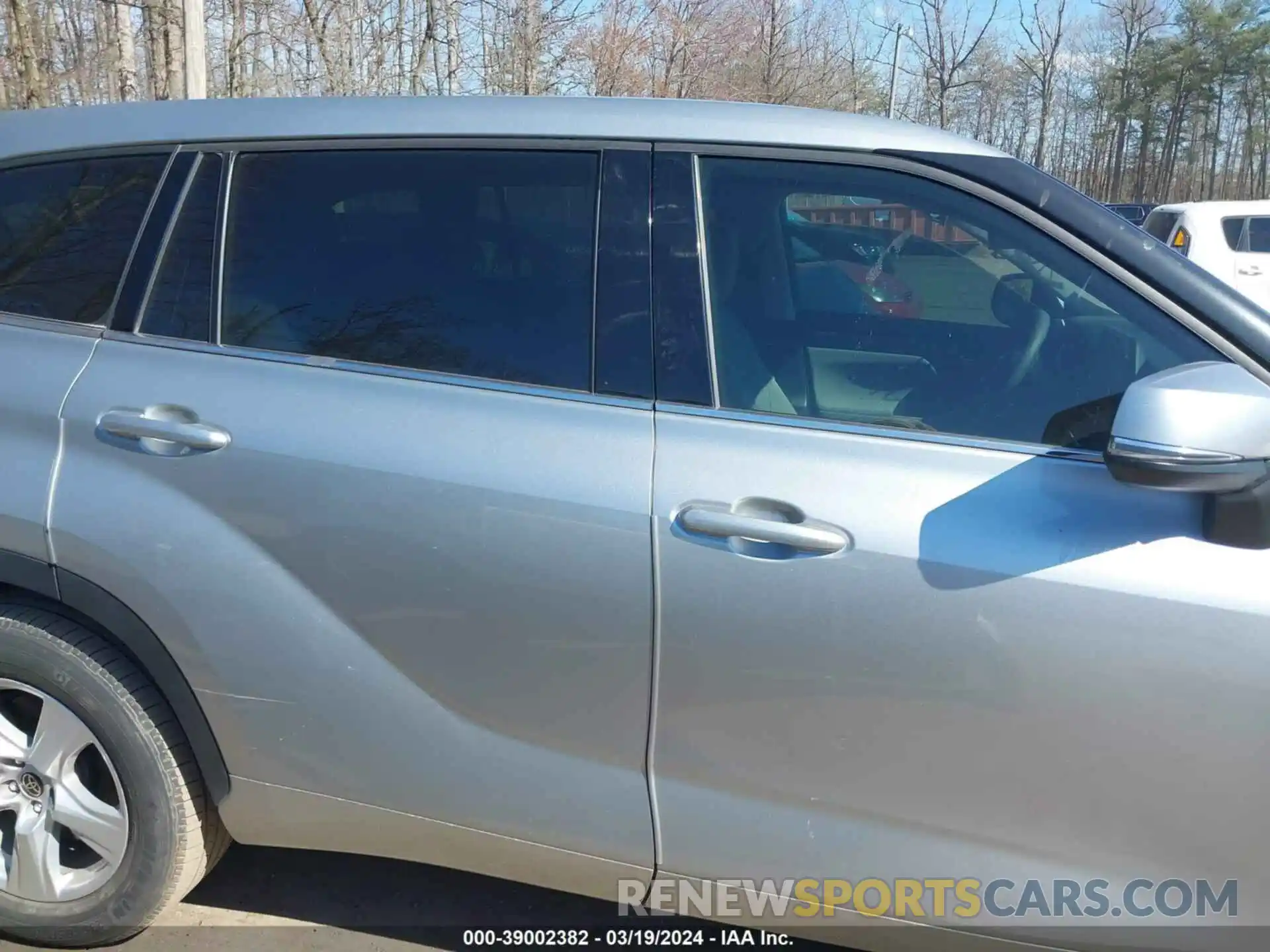 13 Photograph of a damaged car 5TDCZRAHXMS061337 TOYOTA HIGHLANDER 2021