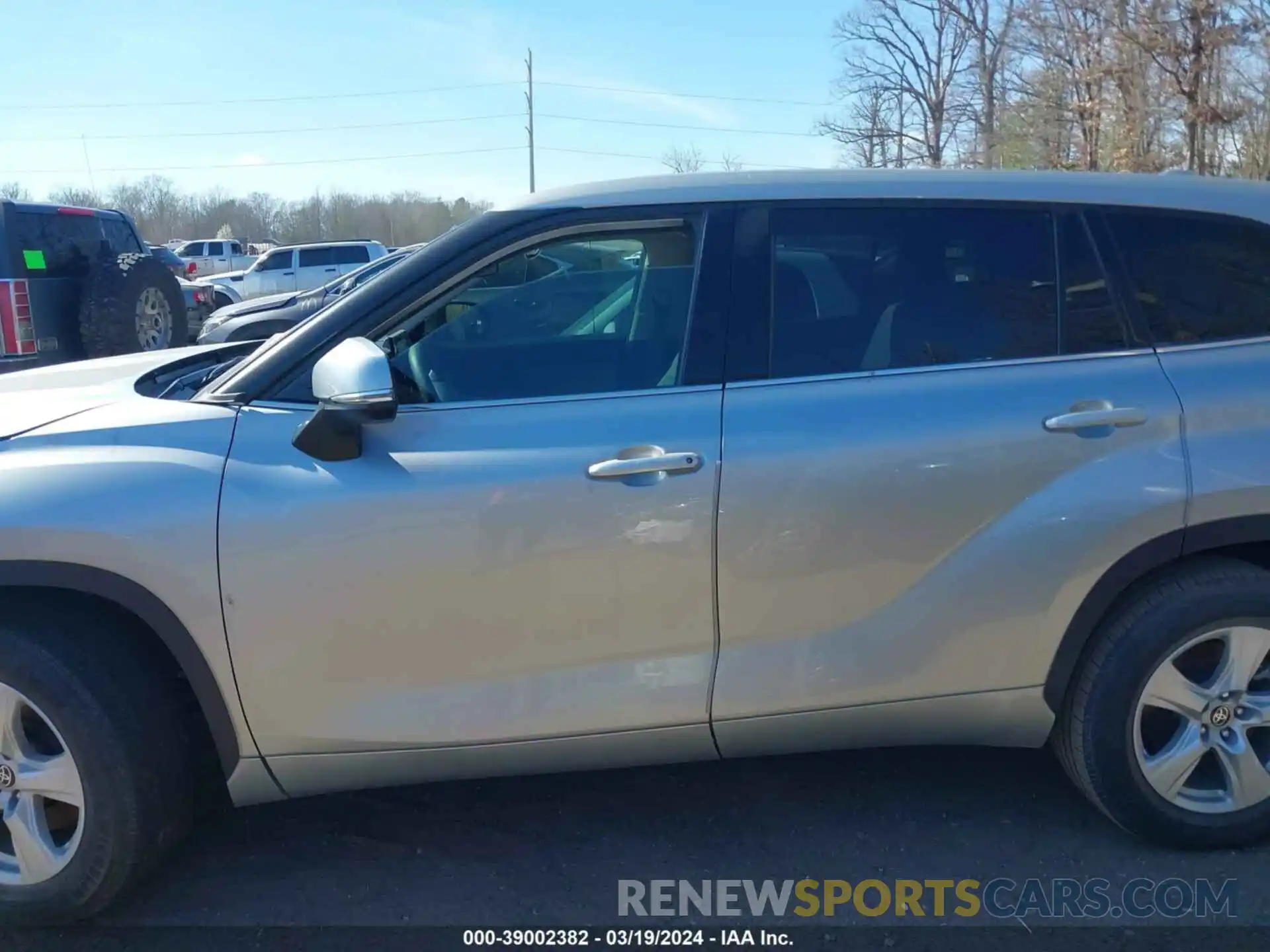 14 Photograph of a damaged car 5TDCZRAHXMS061337 TOYOTA HIGHLANDER 2021