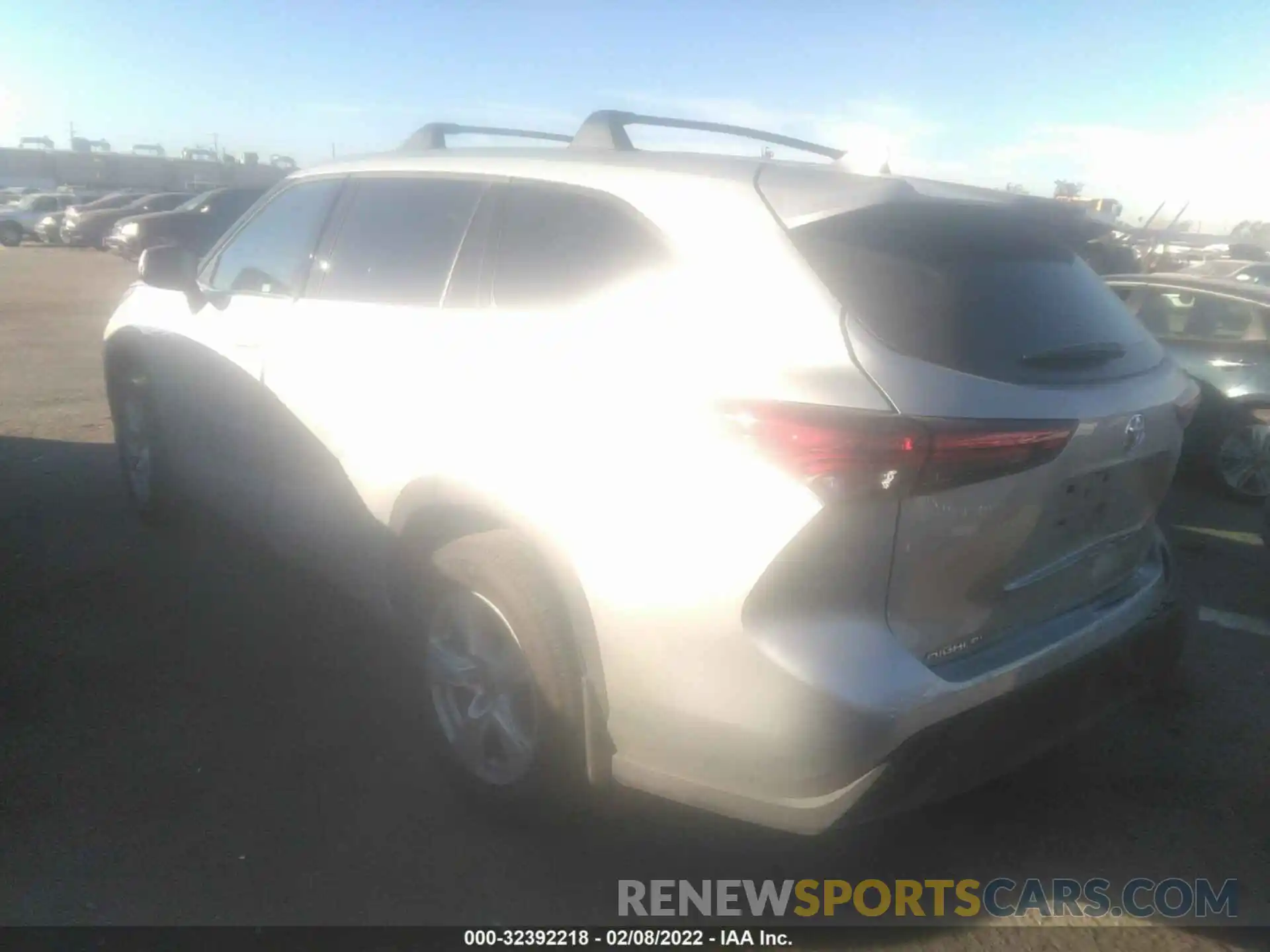 3 Photograph of a damaged car 5TDCZRAHXMS535884 TOYOTA HIGHLANDER 2021