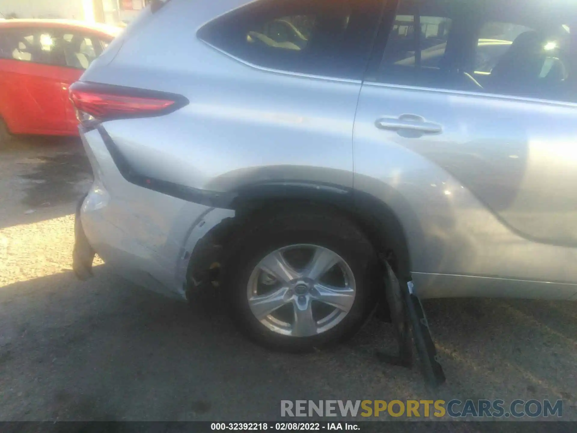 6 Photograph of a damaged car 5TDCZRAHXMS535884 TOYOTA HIGHLANDER 2021