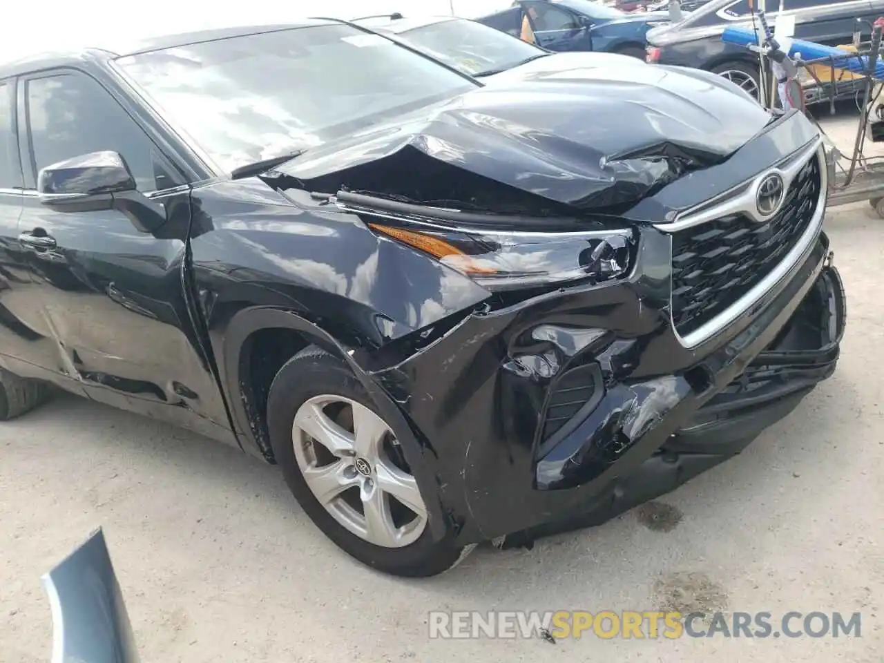 9 Photograph of a damaged car 5TDCZRAHXMS537845 TOYOTA HIGHLANDER 2021