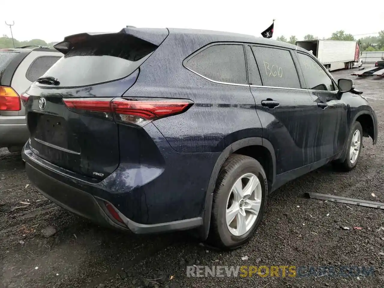 4 Photograph of a damaged car 5TDCZRBH1MS133654 TOYOTA HIGHLANDER 2021