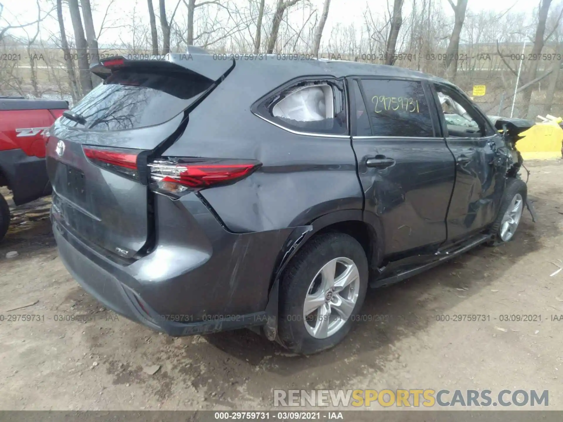 4 Photograph of a damaged car 5TDCZRBH6MS064220 TOYOTA HIGHLANDER 2021