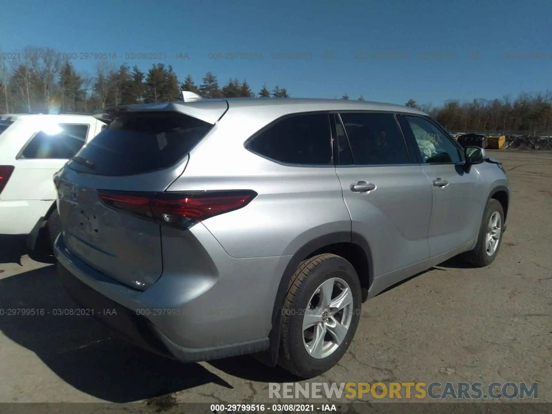 4 Photograph of a damaged car 5TDCZRBH6MS530454 TOYOTA HIGHLANDER 2021