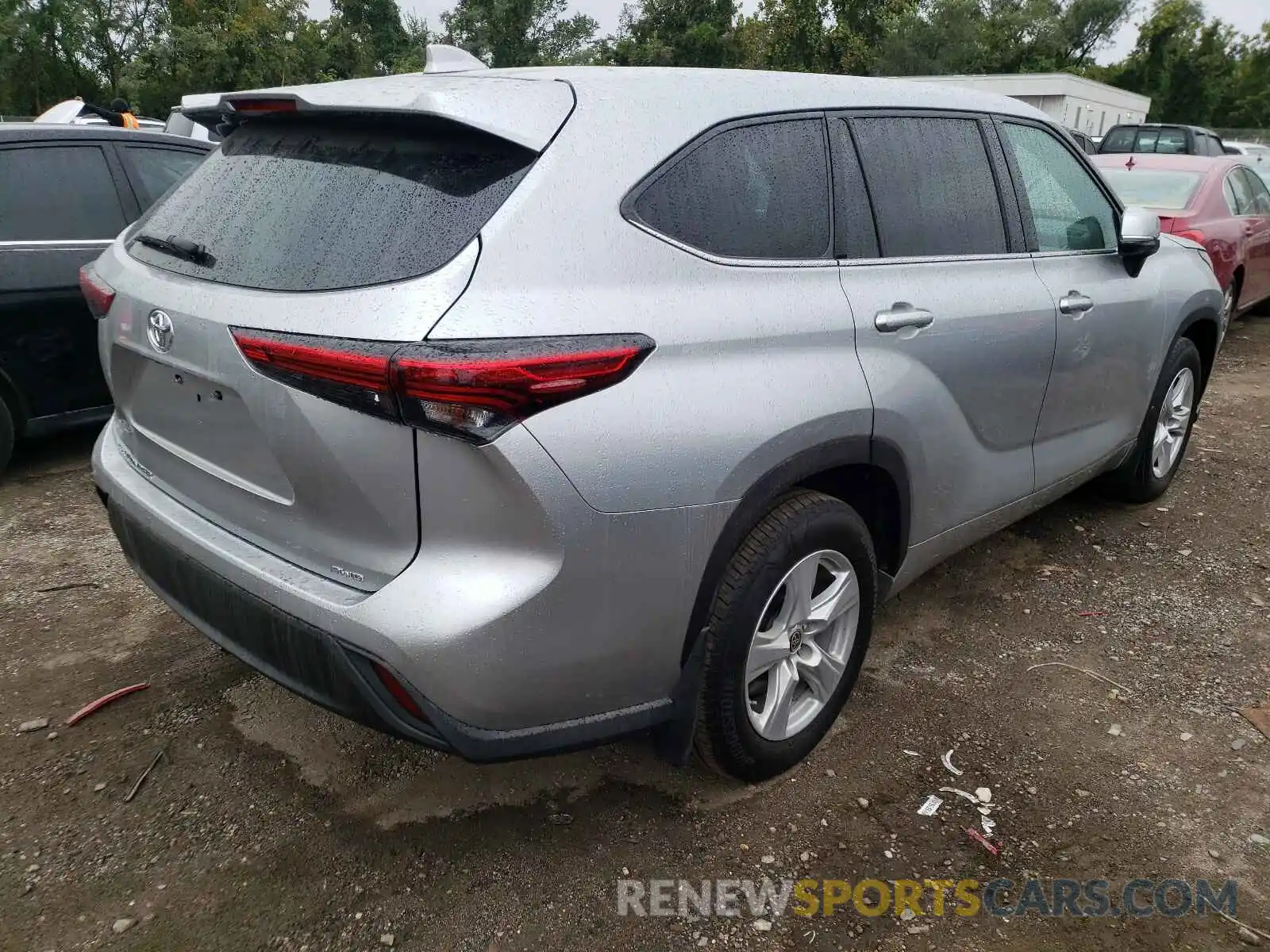 4 Photograph of a damaged car 5TDCZRBH7MS081818 TOYOTA HIGHLANDER 2021