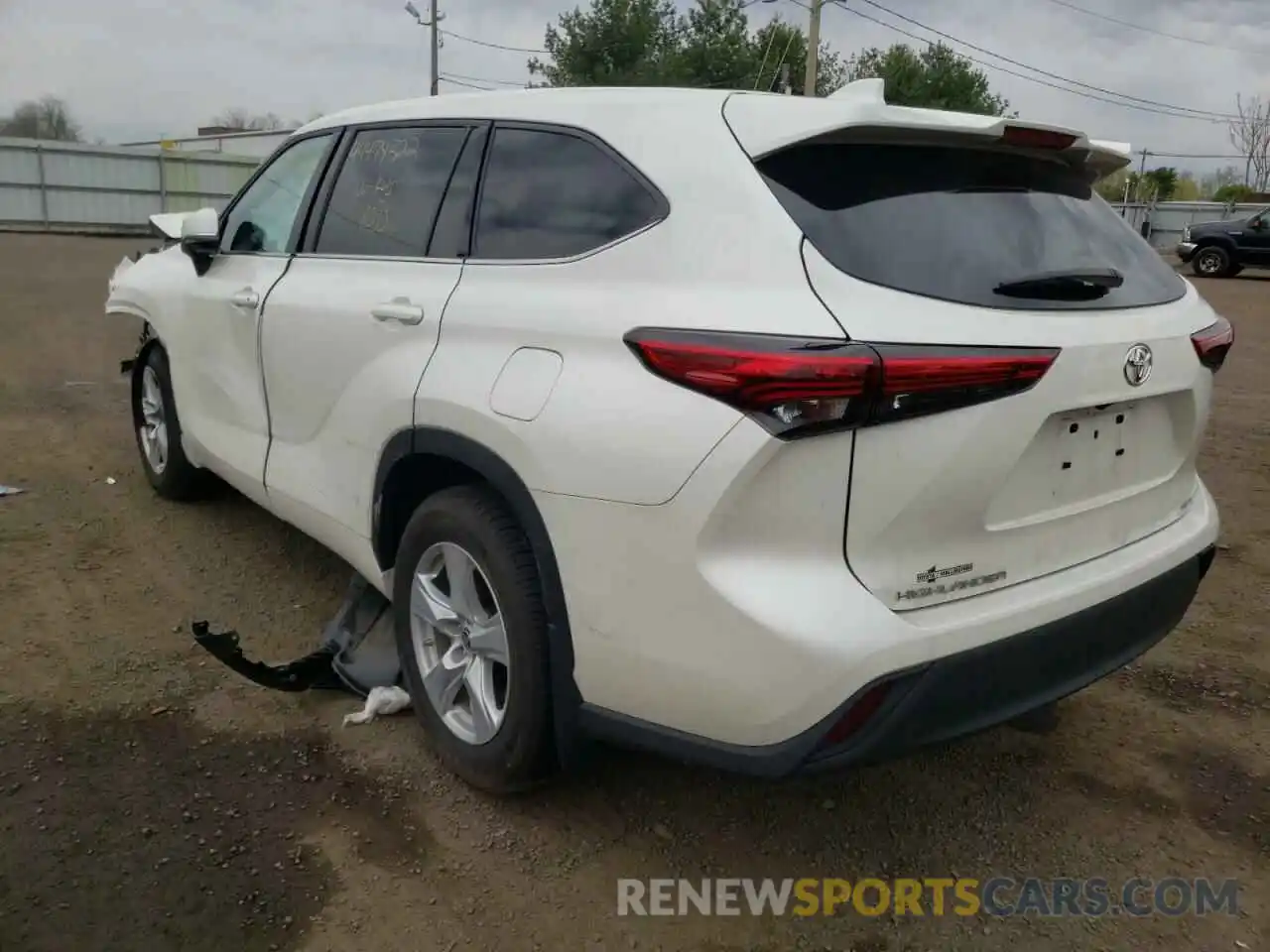 3 Photograph of a damaged car 5TDCZRBH9MS529587 TOYOTA HIGHLANDER 2021