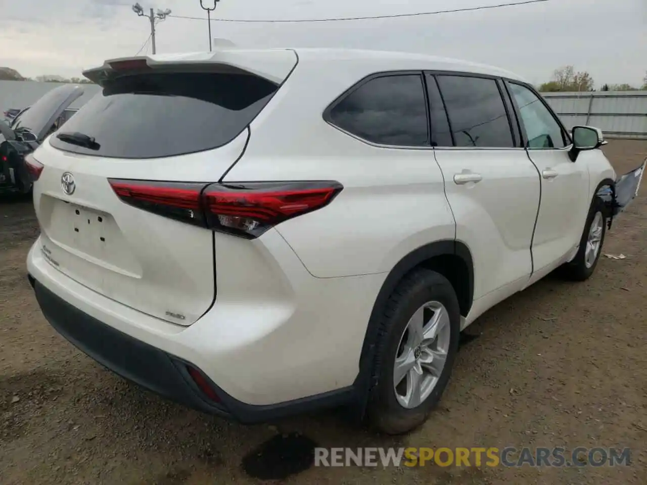 4 Photograph of a damaged car 5TDCZRBH9MS529587 TOYOTA HIGHLANDER 2021