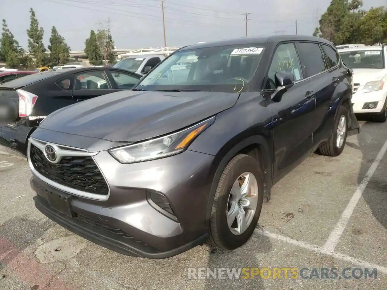 2 Photograph of a damaged car 5TDCZRBHXMS085913 TOYOTA HIGHLANDER 2021