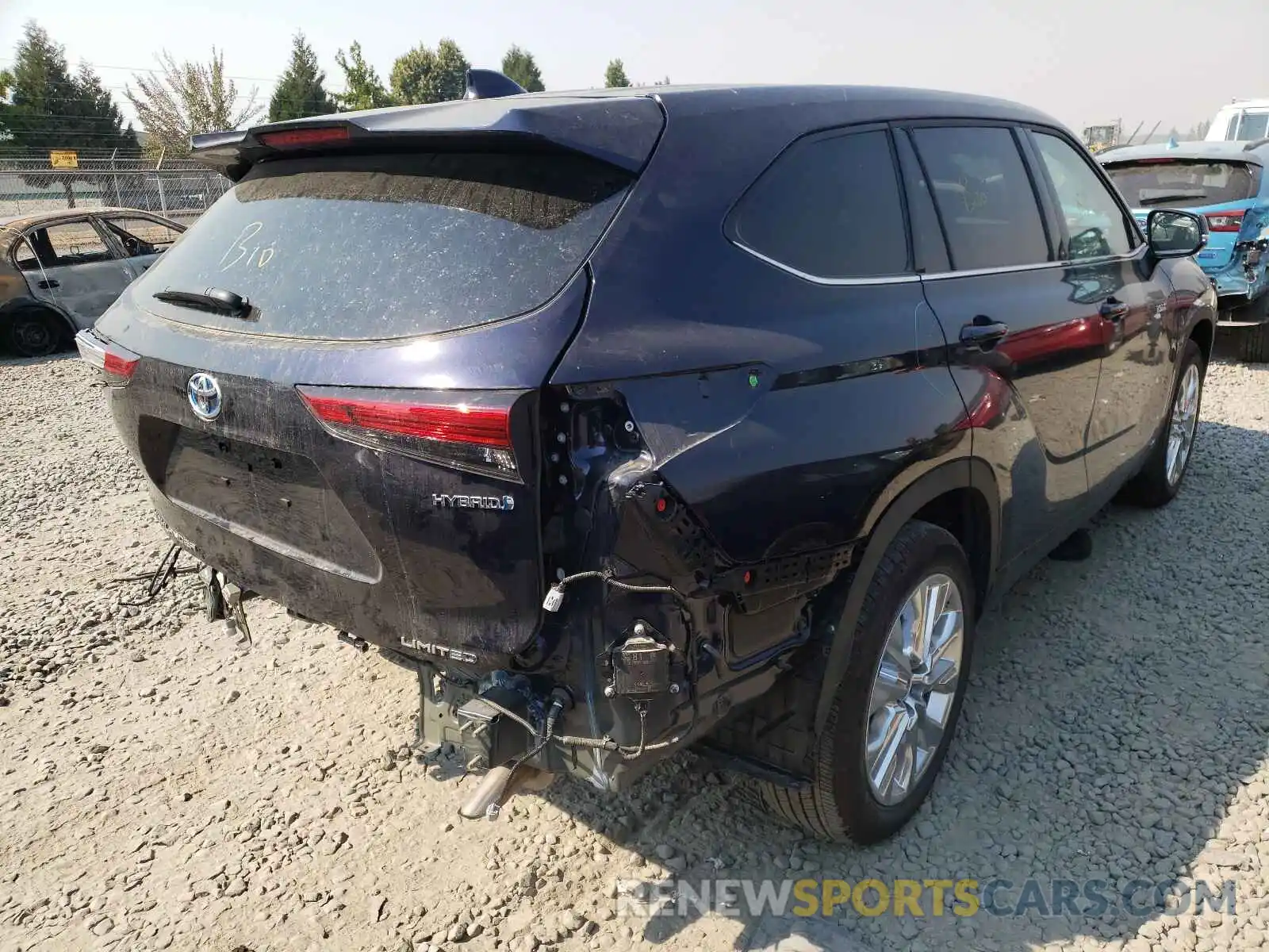 4 Photograph of a damaged car 5TDDBRCH1MS023792 TOYOTA HIGHLANDER 2021