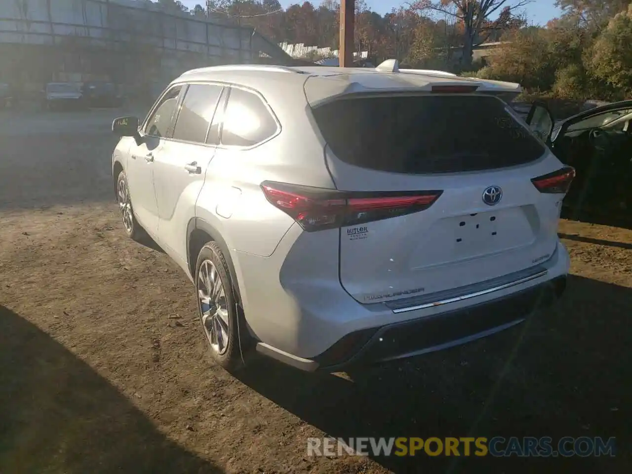 3 Photograph of a damaged car 5TDDBRCH1MS047607 TOYOTA HIGHLANDER 2021