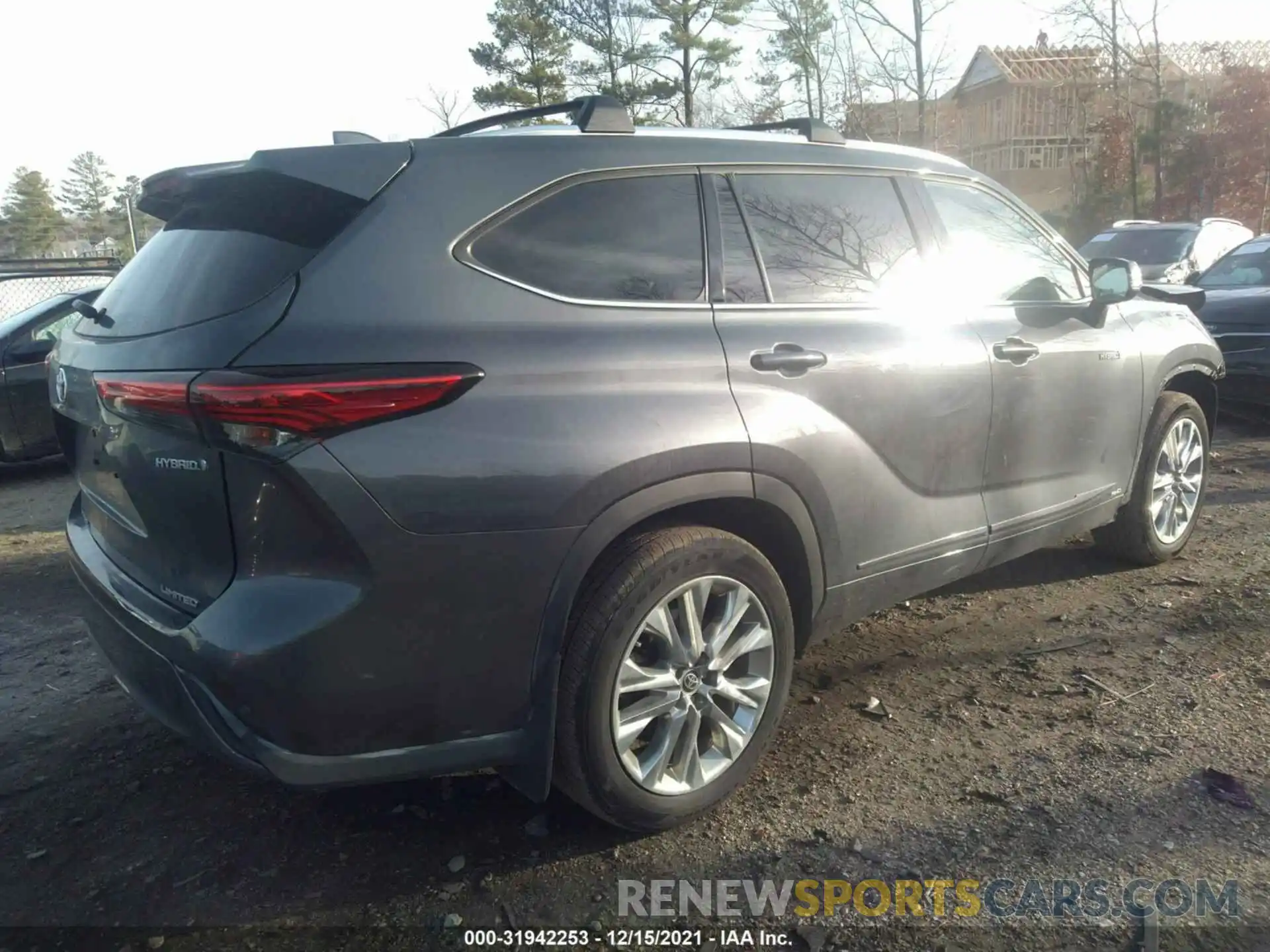 4 Photograph of a damaged car 5TDDBRCH2MS016155 TOYOTA HIGHLANDER 2021