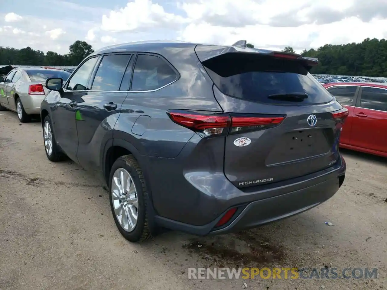 3 Photograph of a damaged car 5TDDBRCH4MS527351 TOYOTA HIGHLANDER 2021