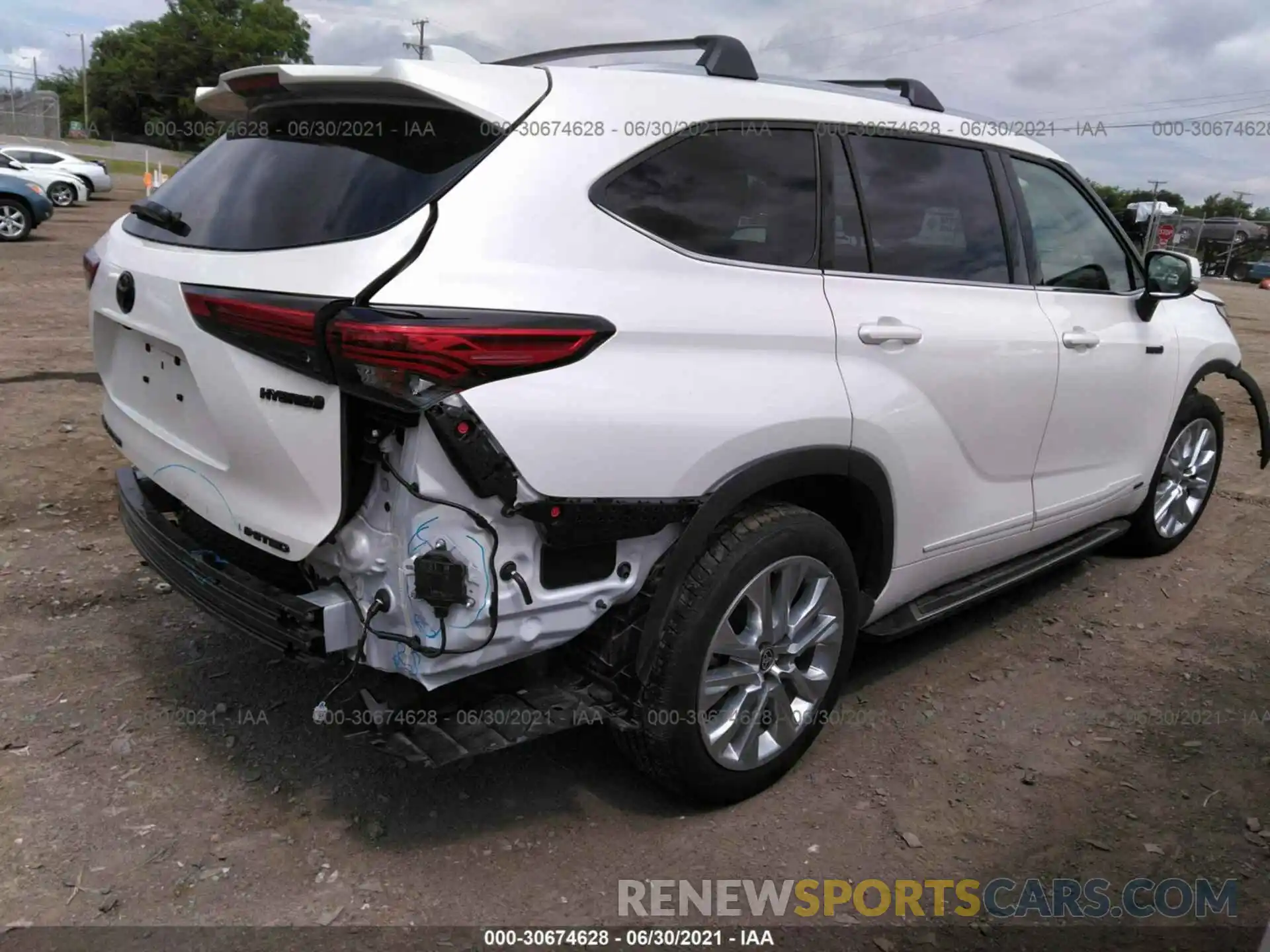 4 Photograph of a damaged car 5TDDBRCH6MS025618 TOYOTA HIGHLANDER 2021