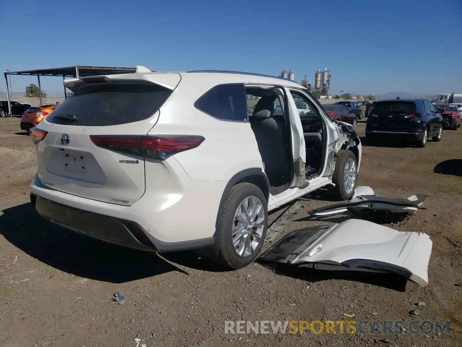 4 Photograph of a damaged car 5TDDBRCH7MS022422 TOYOTA HIGHLANDER 2021