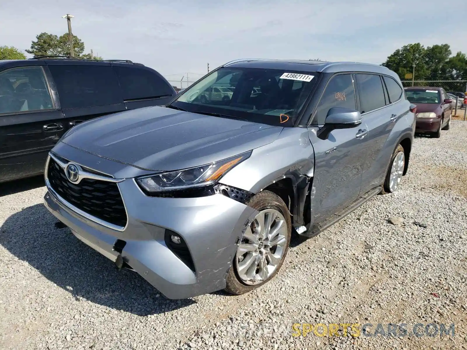 2 Photograph of a damaged car 5TDDBRCH8MS025118 TOYOTA HIGHLANDER 2021