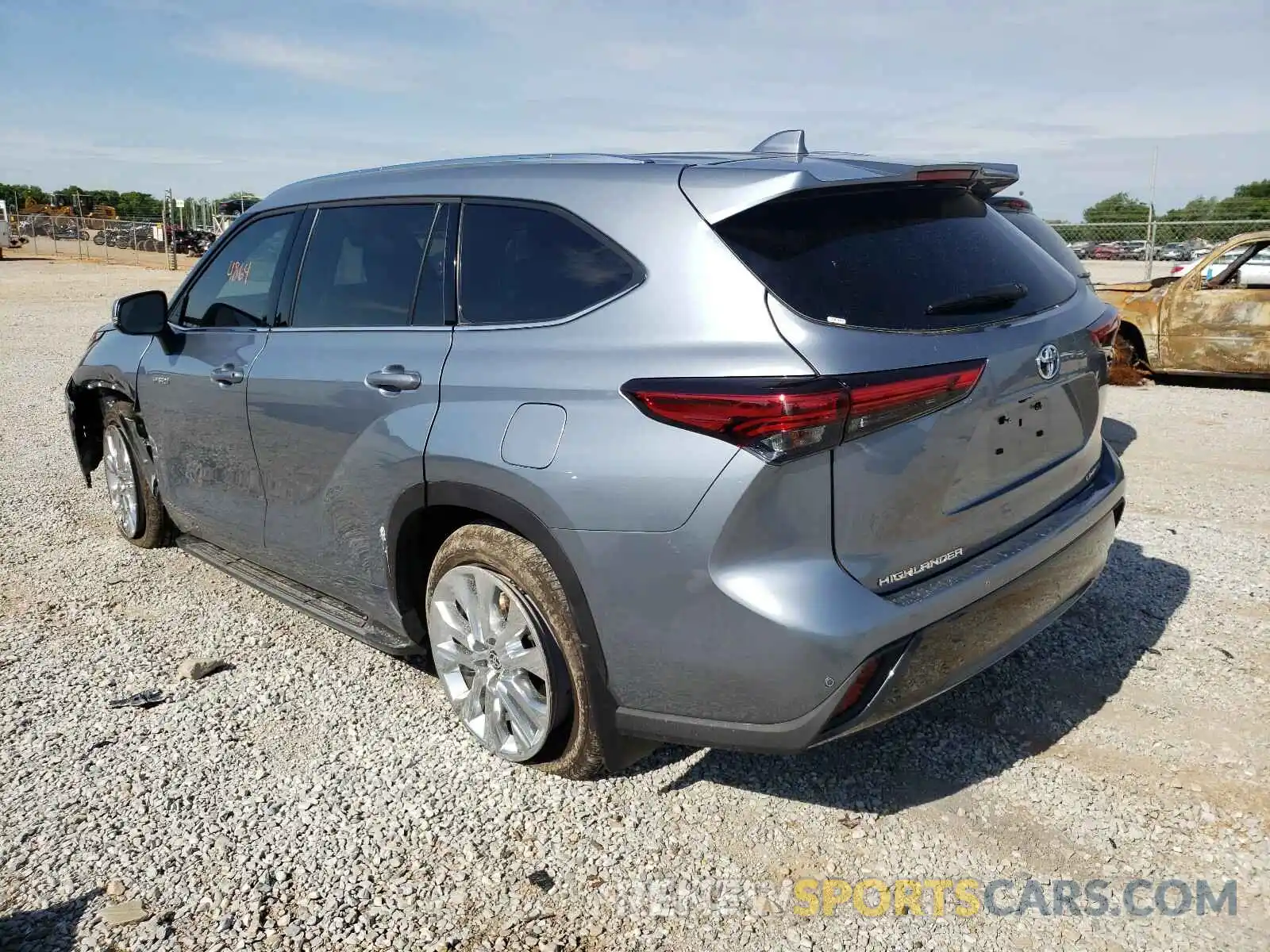 3 Photograph of a damaged car 5TDDBRCH8MS025118 TOYOTA HIGHLANDER 2021