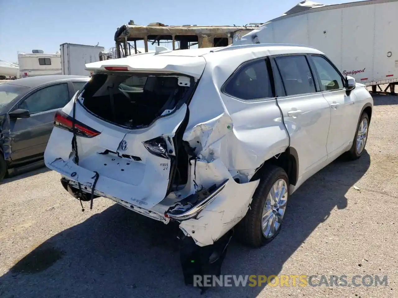 4 Photograph of a damaged car 5TDDBRCH8MS530401 TOYOTA HIGHLANDER 2021