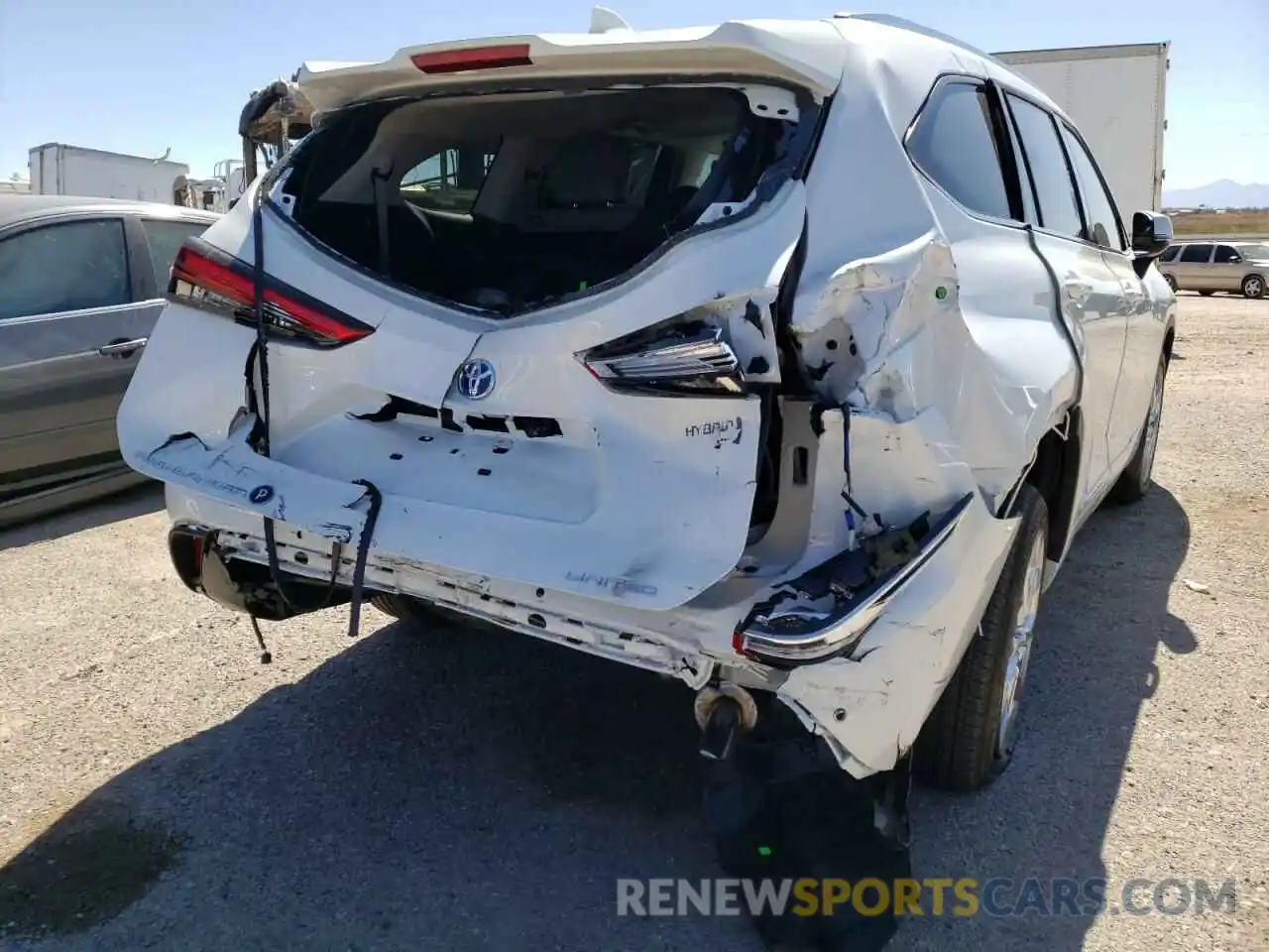 9 Photograph of a damaged car 5TDDBRCH8MS530401 TOYOTA HIGHLANDER 2021