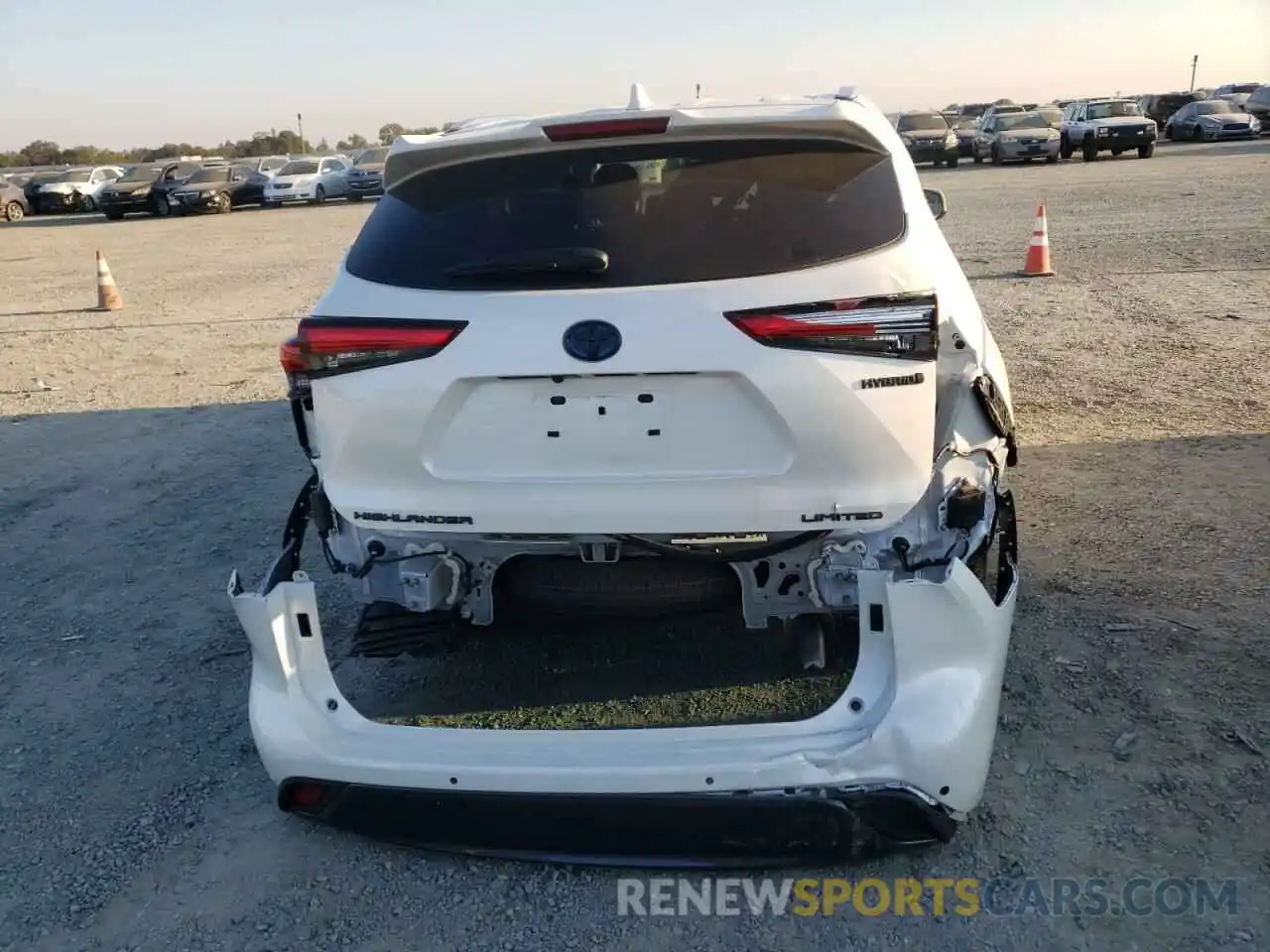 9 Photograph of a damaged car 5TDDBRCH9MS016301 TOYOTA HIGHLANDER 2021