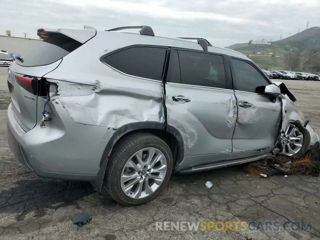 3 Photograph of a damaged car 5TDDBRCH9MS022762 TOYOTA HIGHLANDER 2021