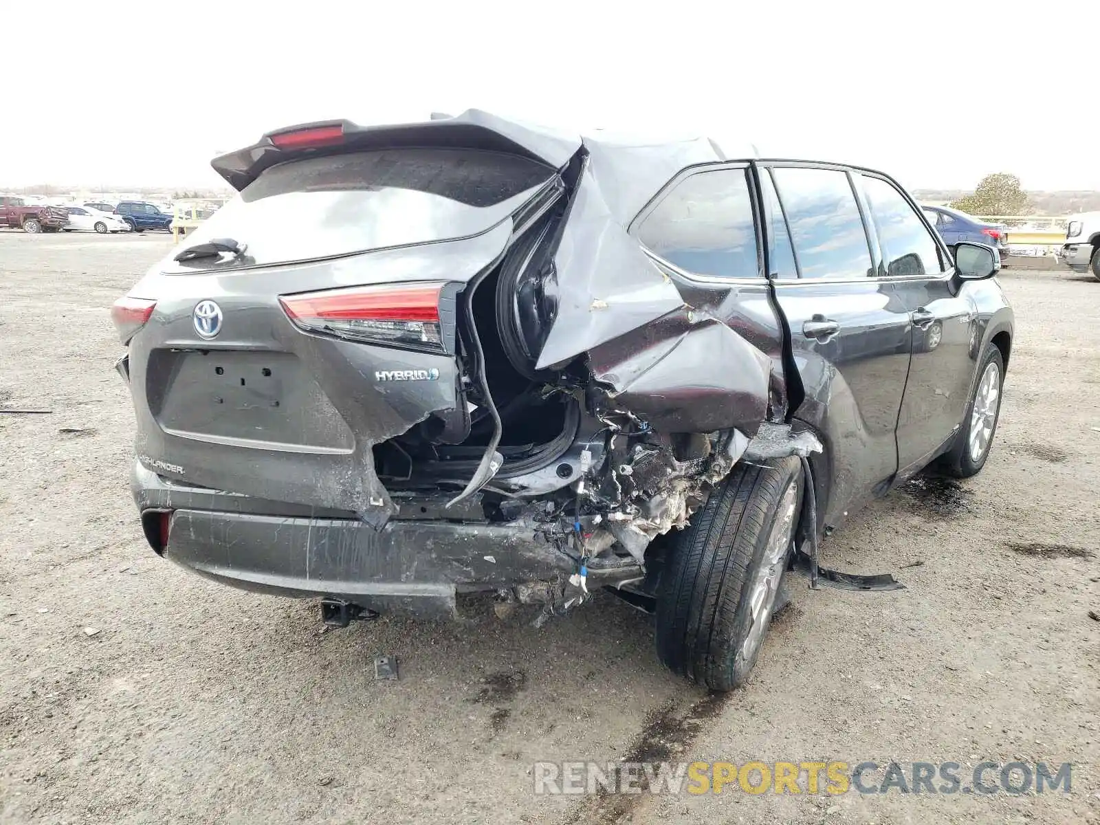 4 Photograph of a damaged car 5TDDBRCHXMS015609 TOYOTA HIGHLANDER 2021