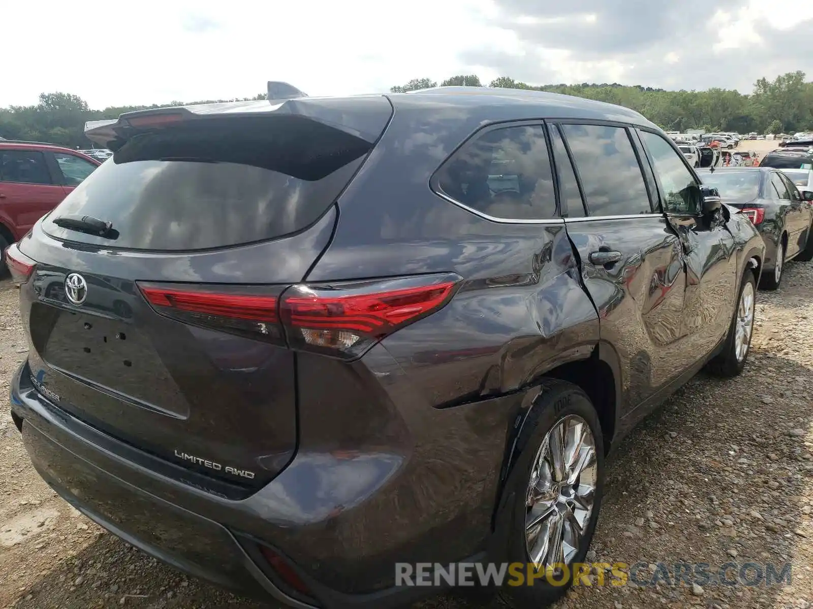 4 Photograph of a damaged car 5TDDZRBH0MS105042 TOYOTA HIGHLANDER 2021