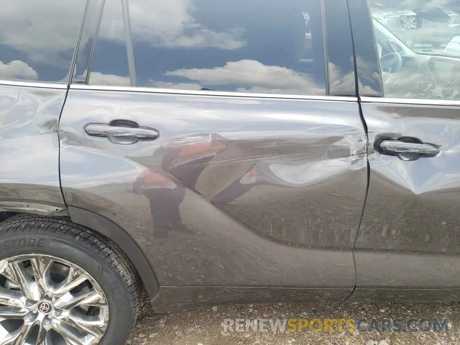 6 Photograph of a damaged car 5TDDZRBH0MS105042 TOYOTA HIGHLANDER 2021