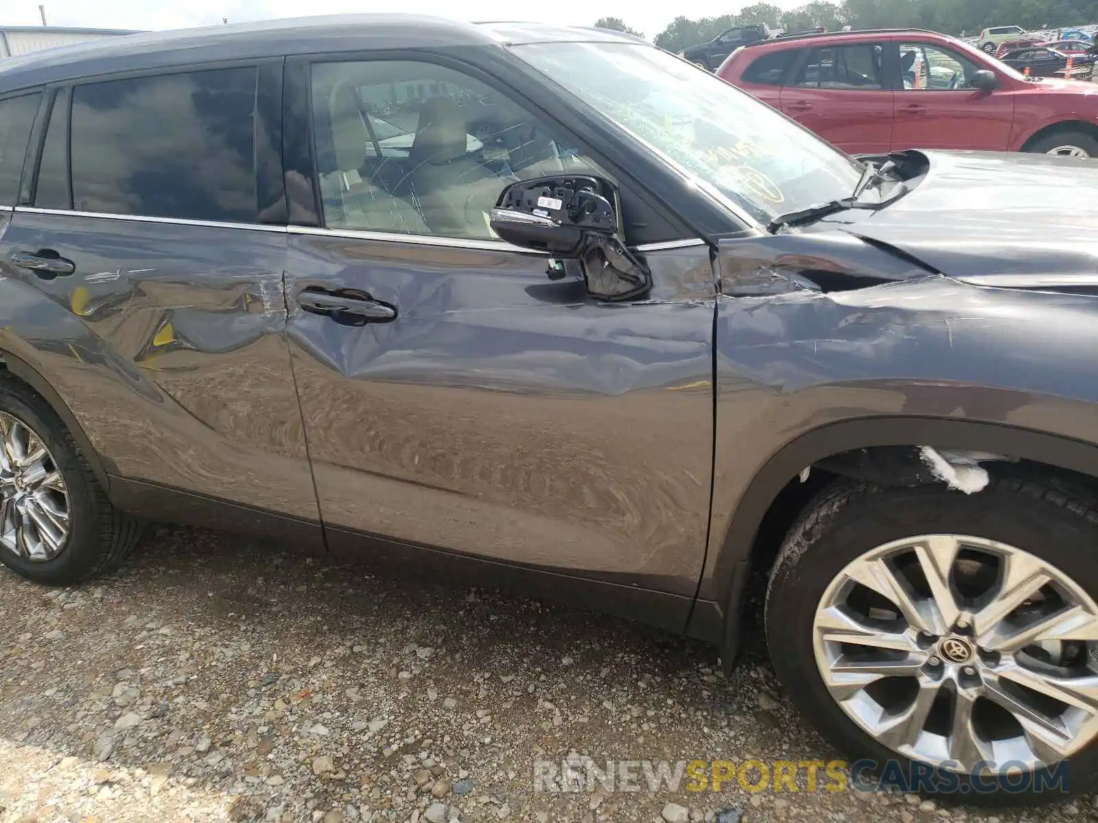 9 Photograph of a damaged car 5TDDZRBH0MS105042 TOYOTA HIGHLANDER 2021