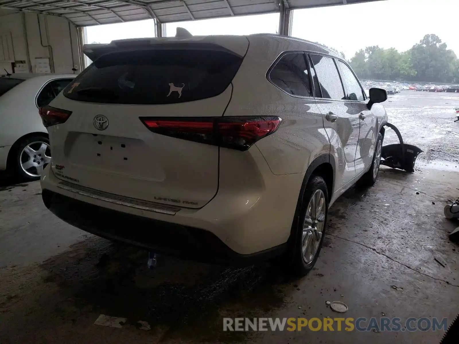 4 Photograph of a damaged car 5TDDZRBH0MS524086 TOYOTA HIGHLANDER 2021