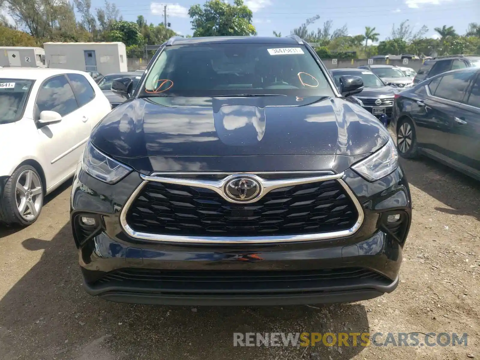 9 Photograph of a damaged car 5TDDZRBH0MS525612 TOYOTA HIGHLANDER 2021