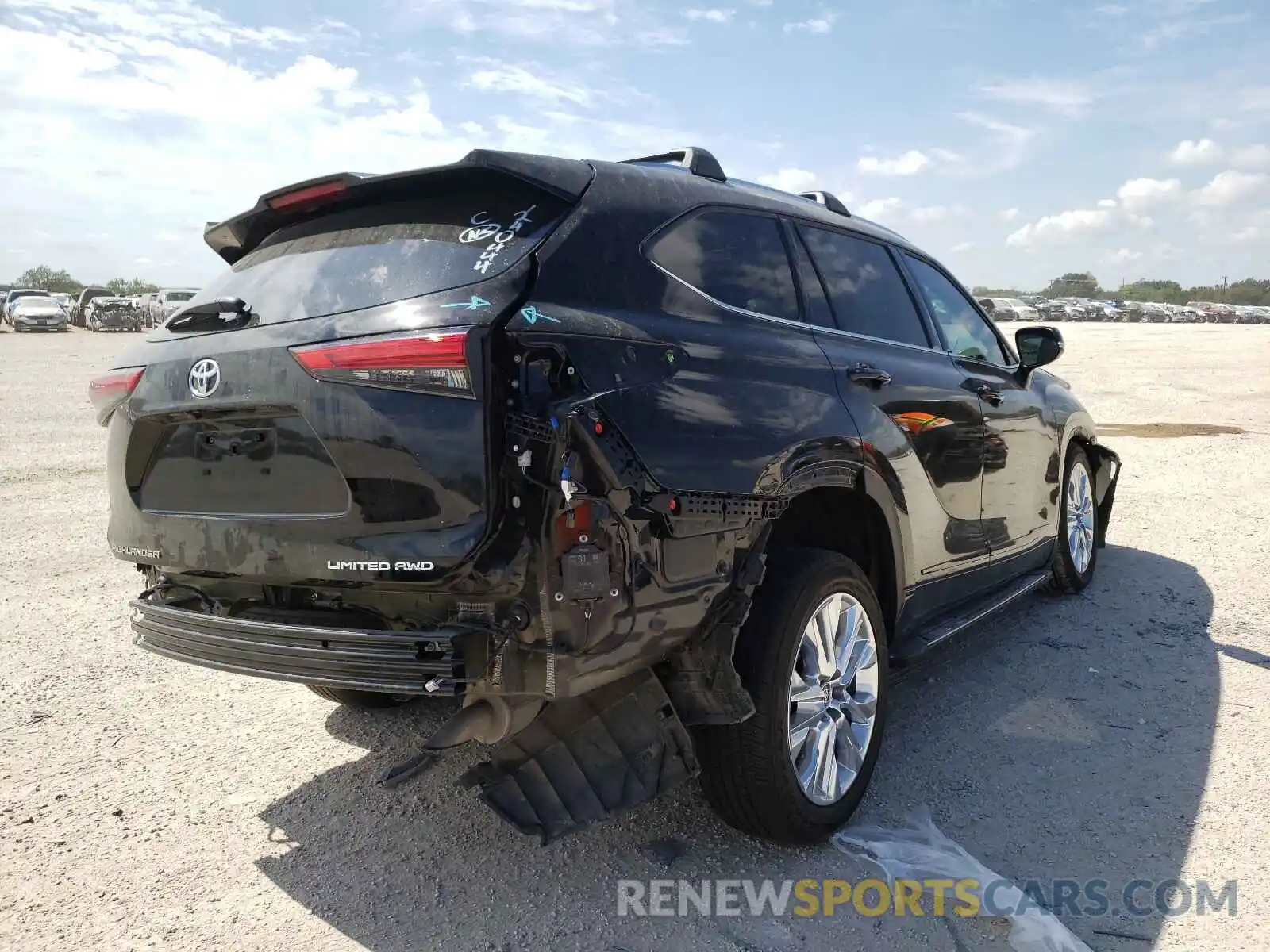 4 Photograph of a damaged car 5TDDZRBH0MS526758 TOYOTA HIGHLANDER 2021