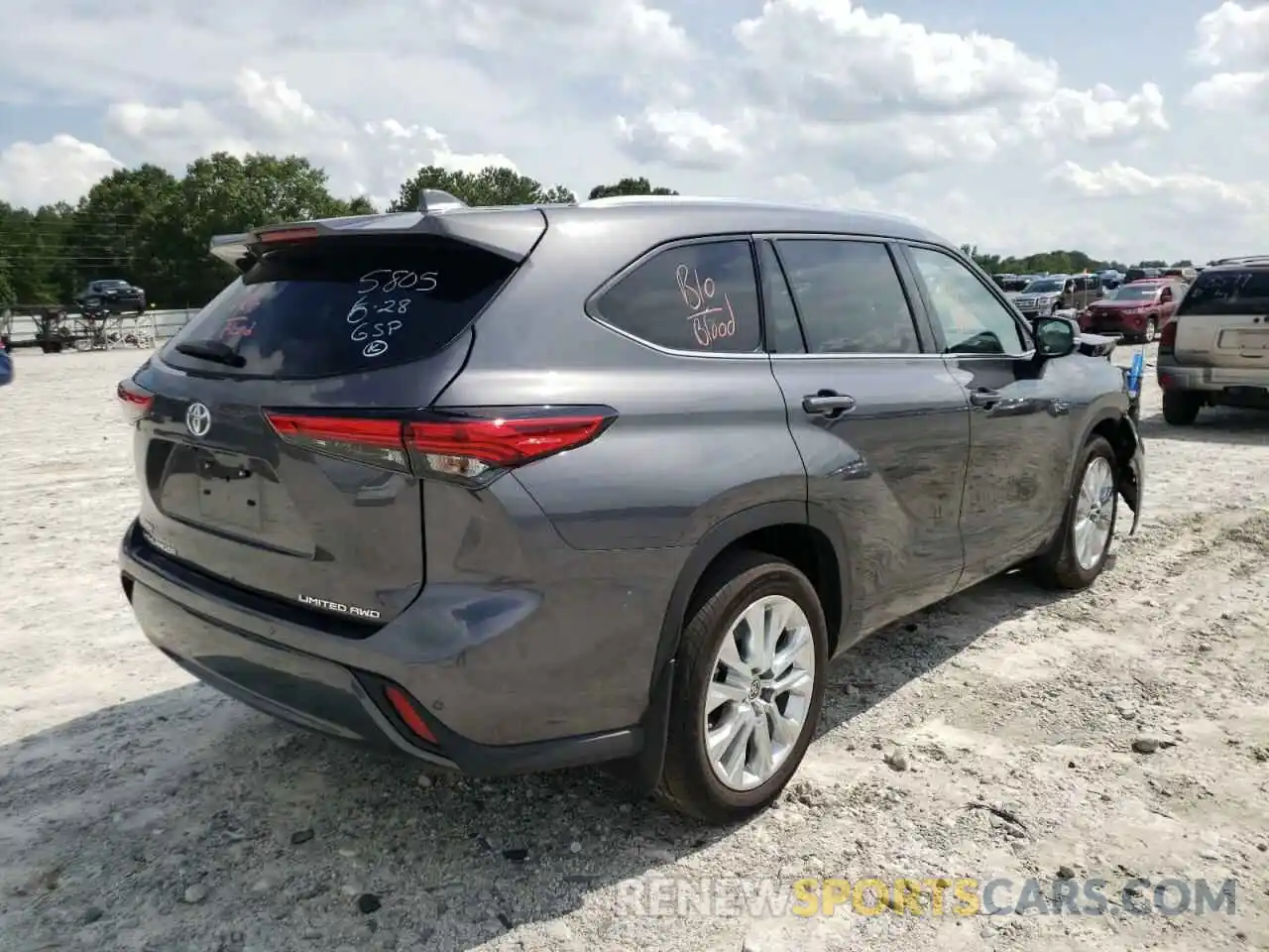 4 Photograph of a damaged car 5TDDZRBH1MS085805 TOYOTA HIGHLANDER 2021