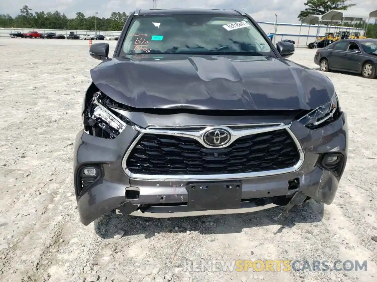 9 Photograph of a damaged car 5TDDZRBH1MS085805 TOYOTA HIGHLANDER 2021