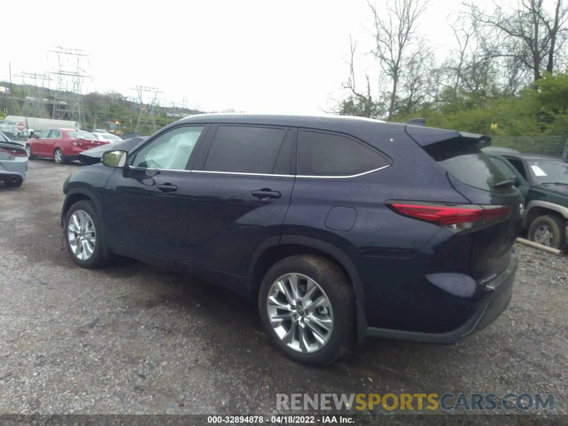 3 Photograph of a damaged car 5TDDZRBH2MS118049 TOYOTA HIGHLANDER 2021